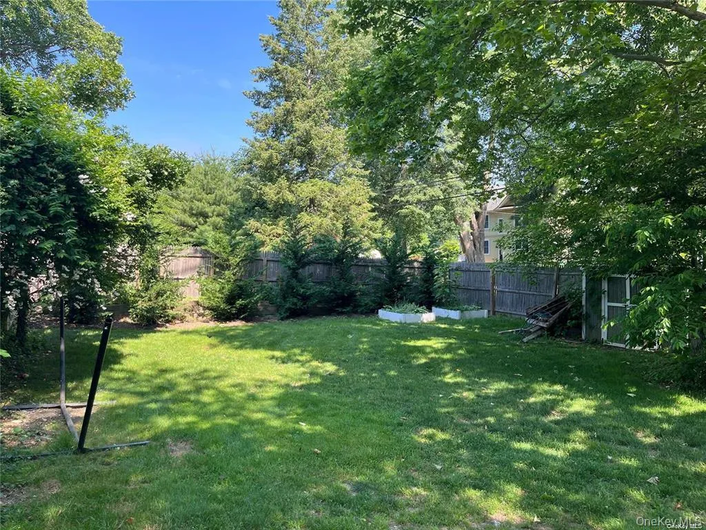 25 Willow Avenue, Huntington, NY, 3 Bedrooms Bedrooms, 6 Rooms Rooms,1 BathroomBathrooms,Residential Lease,For Rent,Willow,0,1029456 25 Willow Avenue, Huntington, NY, 3 Bedrooms Bedrooms, 6 Rooms Rooms,1 BathroomBathrooms,Residential Lease,For Rent,Willow,0,1029456