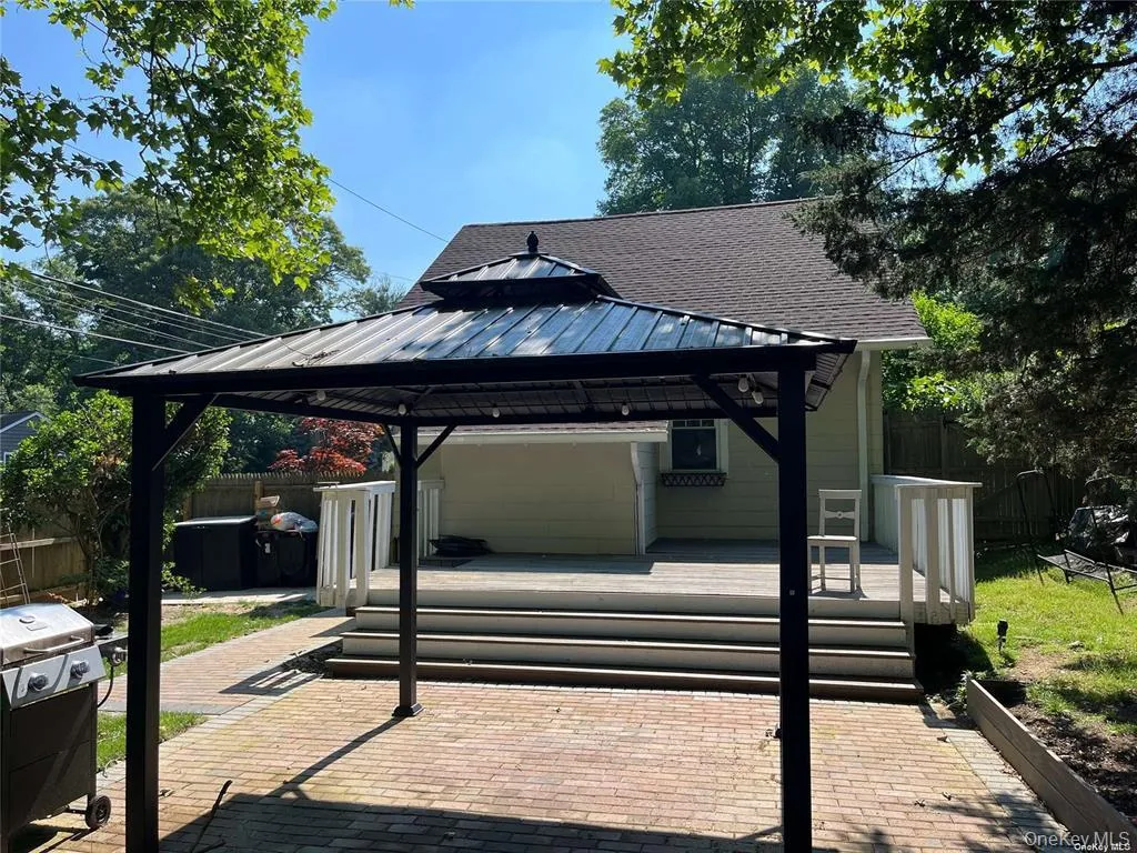 25 Willow Avenue, Huntington, NY, 3 Bedrooms Bedrooms, 6 Rooms Rooms,1 BathroomBathrooms,Residential Lease,For Rent,Willow,0,1029456 25 Willow Avenue, Huntington, NY, 3 Bedrooms Bedrooms, 6 Rooms Rooms,1 BathroomBathrooms,Residential Lease,For Rent,Willow,0,1029456