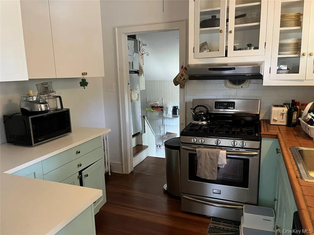25 Willow Avenue, Huntington, NY, 3 Bedrooms Bedrooms, 6 Rooms Rooms,1 BathroomBathrooms,Residential Lease,For Rent,Willow,0,1029456 25 Willow Avenue, Huntington, NY, 3 Bedrooms Bedrooms, 6 Rooms Rooms,1 BathroomBathrooms,Residential Lease,For Rent,Willow,0,1029456