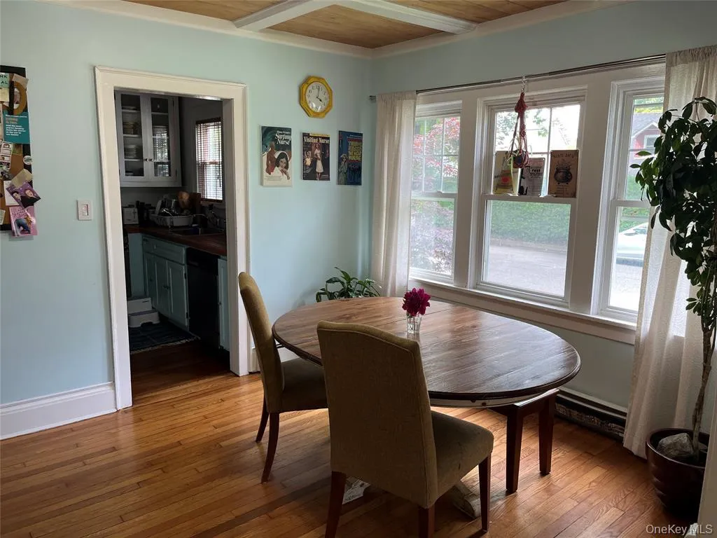 25 Willow Avenue, Huntington, NY, 3 Bedrooms Bedrooms, 6 Rooms Rooms,1 BathroomBathrooms,Residential Lease,For Rent,Willow,0,1029456 25 Willow Avenue, Huntington, NY, 3 Bedrooms Bedrooms, 6 Rooms Rooms,1 BathroomBathrooms,Residential Lease,For Rent,Willow,0,1029456