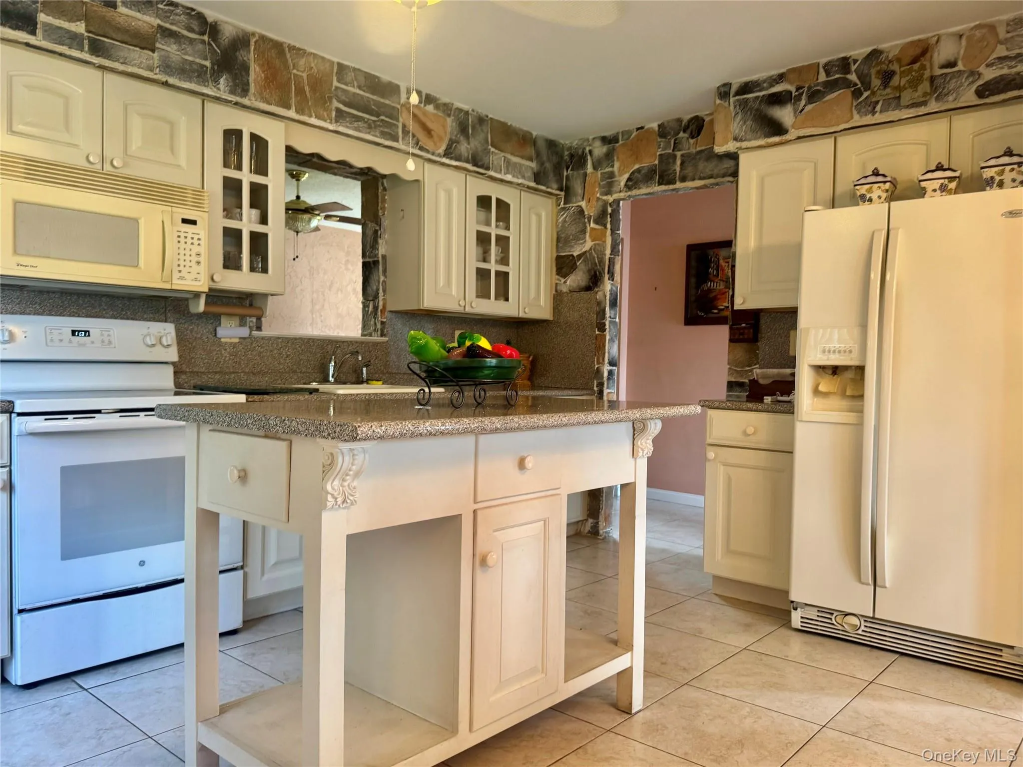 49 Avis Drive, Islip, NY, 4 Bedrooms Bedrooms, 7 Rooms Rooms,1 BathroomBathrooms,Residential,For Rent,Avis,0,1029457 49 Avis Drive, Islip, NY, 4 Bedrooms Bedrooms, 7 Rooms Rooms,1 BathroomBathrooms,Residential,For Rent,Avis,0,1029457