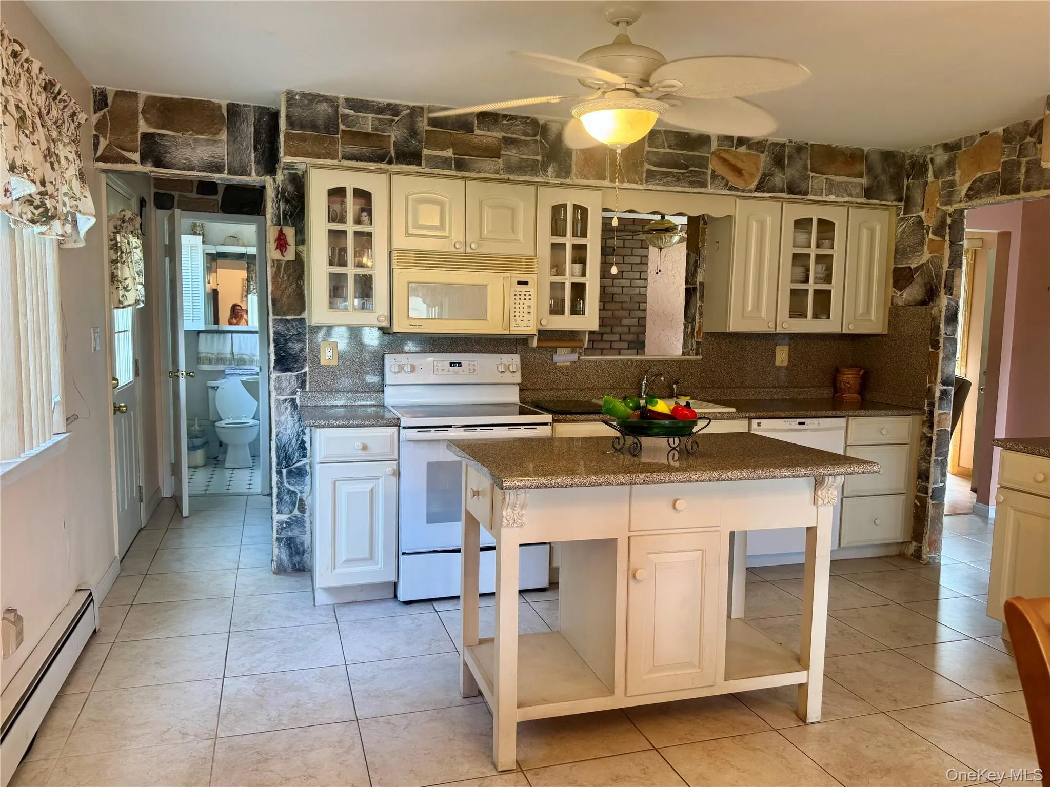 49 Avis Drive, Islip, NY, 4 Bedrooms Bedrooms, 7 Rooms Rooms,1 BathroomBathrooms,Residential,For Rent,Avis,0,1029457 49 Avis Drive, Islip, NY, 4 Bedrooms Bedrooms, 7 Rooms Rooms,1 BathroomBathrooms,Residential,For Rent,Avis,0,1029457