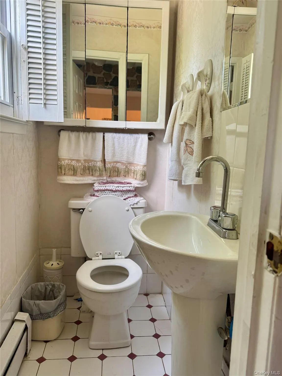 49 Avis Drive, Islip, NY, 4 Bedrooms Bedrooms, 7 Rooms Rooms,1 BathroomBathrooms,Residential,For Rent,Avis,0,1029457 49 Avis Drive, Islip, NY, 4 Bedrooms Bedrooms, 7 Rooms Rooms,1 BathroomBathrooms,Residential,For Rent,Avis,0,1029457