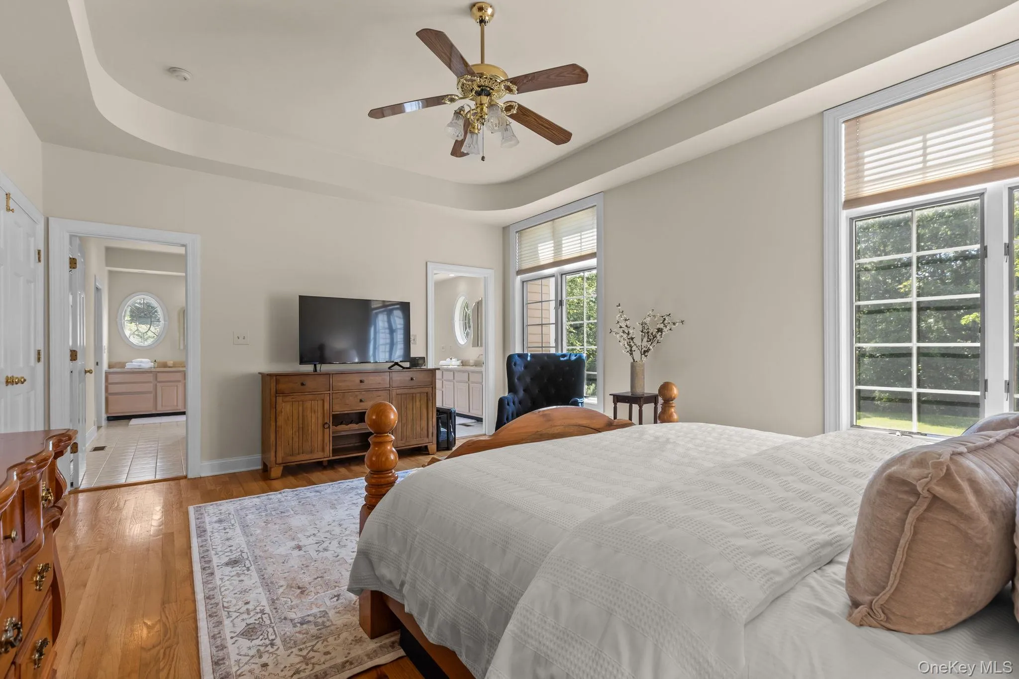 The first-floor primary suite blends comfort, sophistication, and accessibility. The first-floor primary suite blends comfort, sophistication, and accessibility.