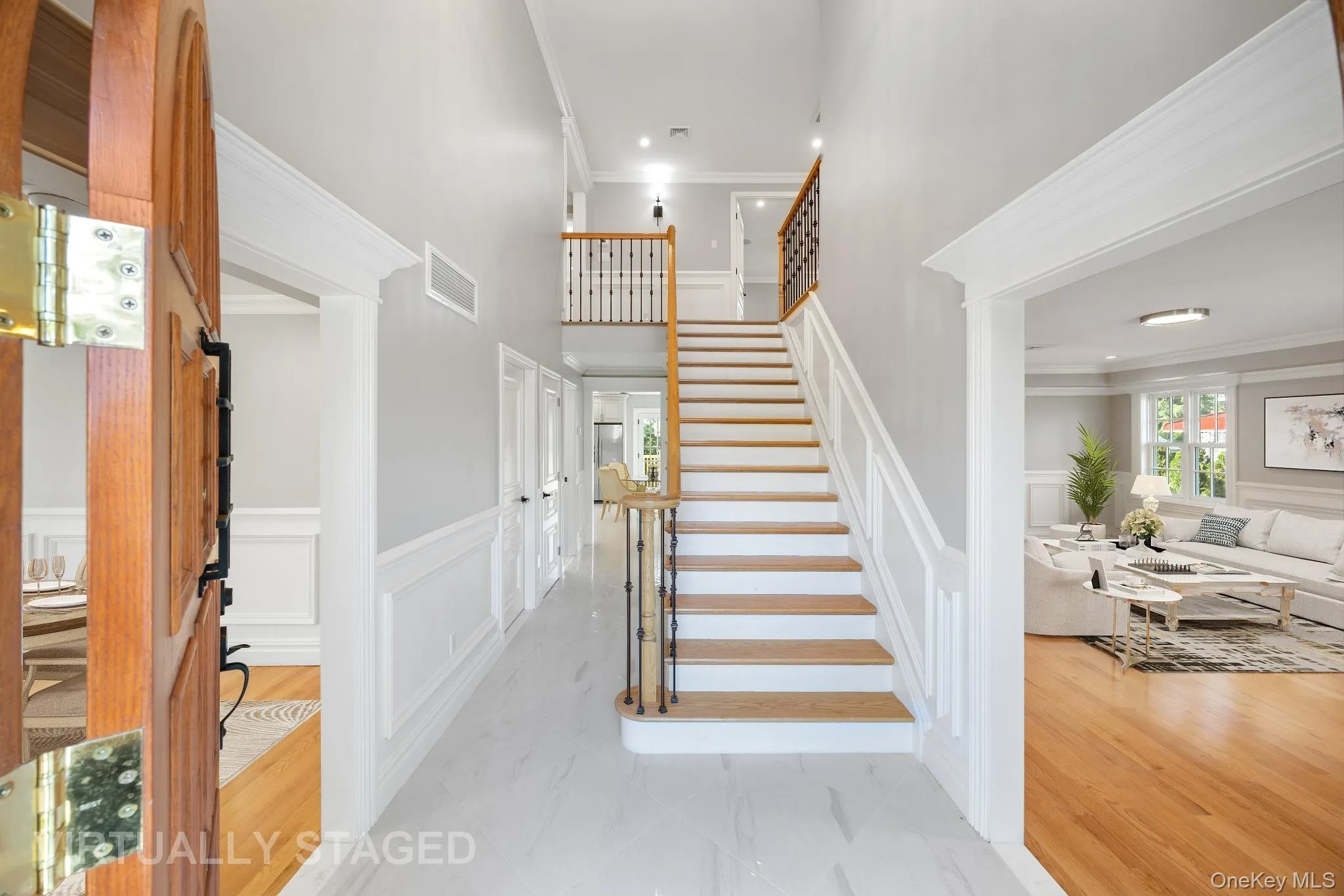 Foyer - Welcome Home!Virtually staged Foyer - Welcome Home!Virtually staged