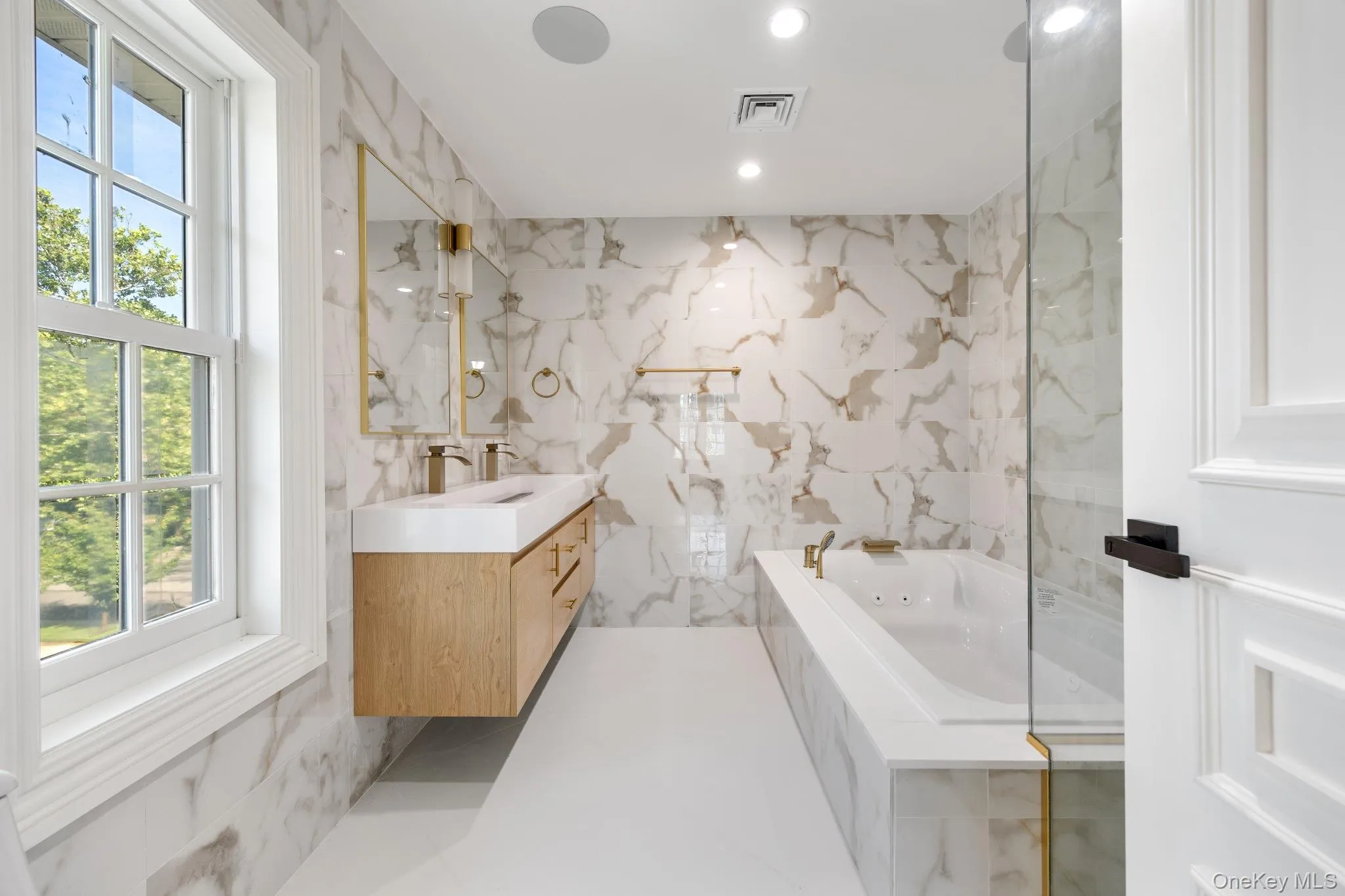 233-25 38 Drive, New York, NY, 4 Bedrooms Bedrooms, 8 Rooms Rooms,3 BathroomsBathrooms,Residential,For Rent,38,0,1029460 233-25 38 Drive, New York, NY, 4 Bedrooms Bedrooms, 8 Rooms Rooms,3 BathroomsBathrooms,Residential,For Rent,38,0,1029460