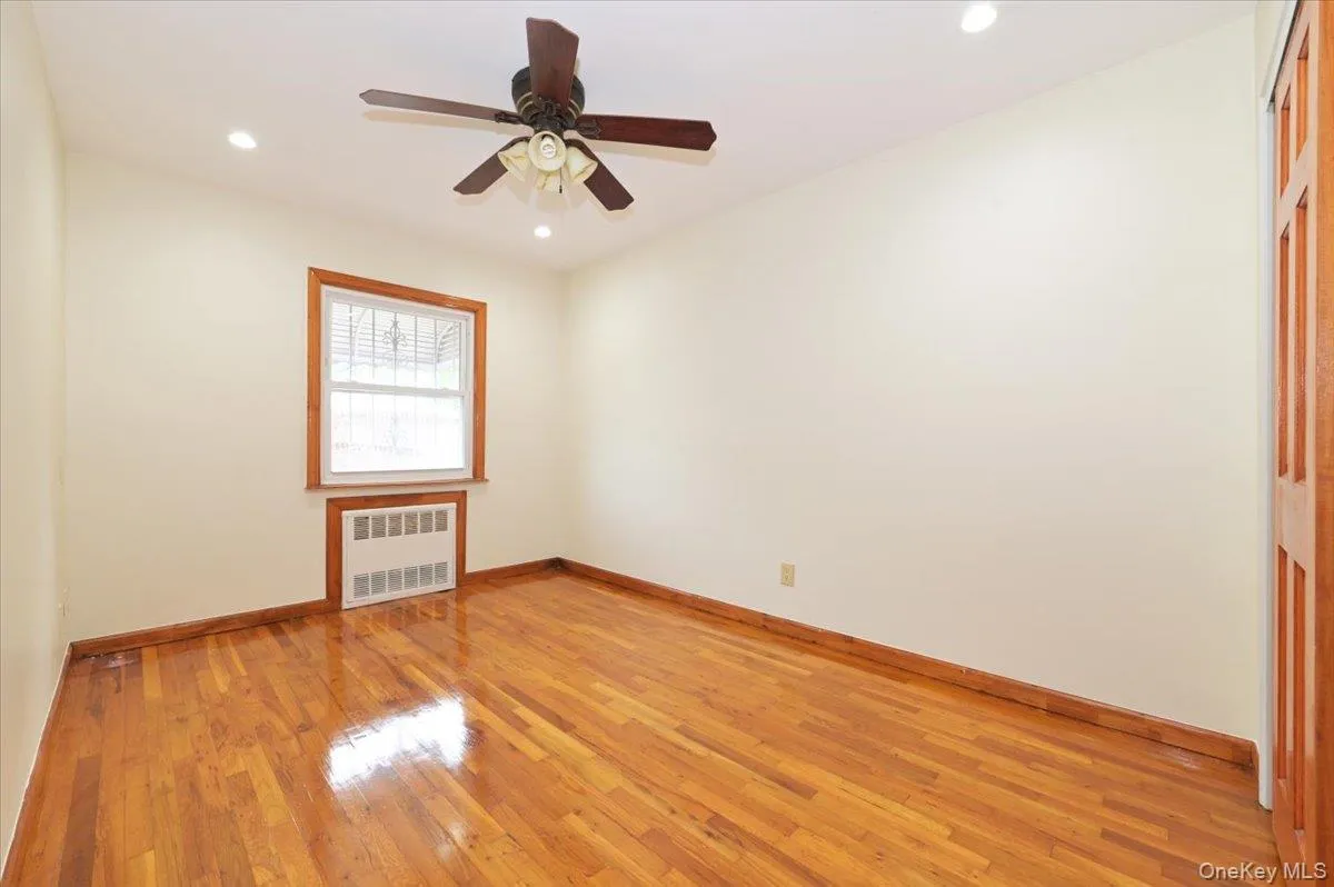 8957 Gold Road, New York, NY, 3 Bedrooms Bedrooms, 5 Rooms Rooms,1 BathroomBathrooms,Residential Lease,For Rent,Gold,0,1029462 8957 Gold Road, New York, NY, 3 Bedrooms Bedrooms, 5 Rooms Rooms,1 BathroomBathrooms,Residential Lease,For Rent,Gold,0,1029462
