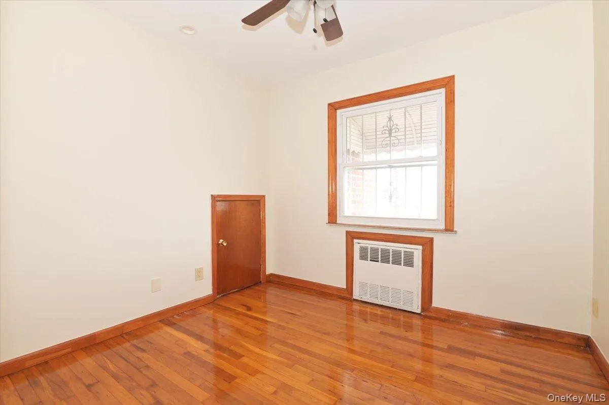 8957 Gold Road, New York, NY, 3 Bedrooms Bedrooms, 5 Rooms Rooms,1 BathroomBathrooms,Residential Lease,For Rent,Gold,0,1029462 8957 Gold Road, New York, NY, 3 Bedrooms Bedrooms, 5 Rooms Rooms,1 BathroomBathrooms,Residential Lease,For Rent,Gold,0,1029462