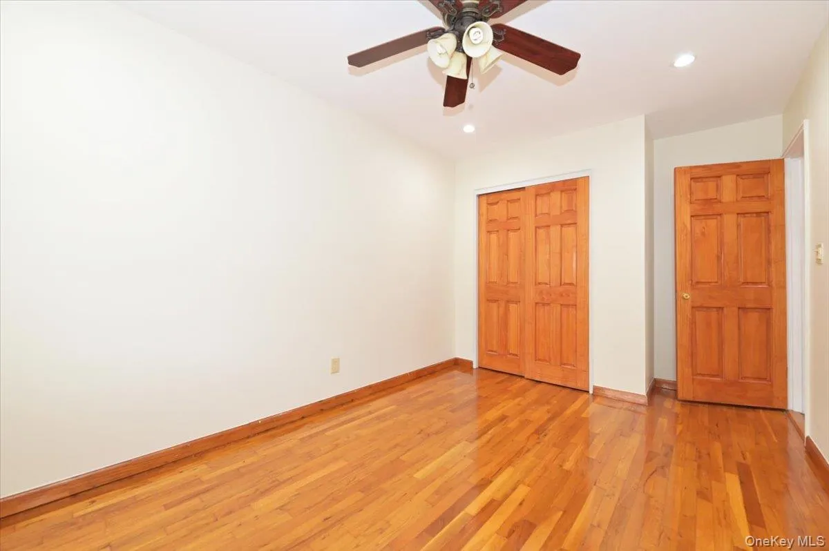 8957 Gold Road, New York, NY, 3 Bedrooms Bedrooms, 5 Rooms Rooms,1 BathroomBathrooms,Residential Lease,For Rent,Gold,0,1029462 8957 Gold Road, New York, NY, 3 Bedrooms Bedrooms, 5 Rooms Rooms,1 BathroomBathrooms,Residential Lease,For Rent,Gold,0,1029462