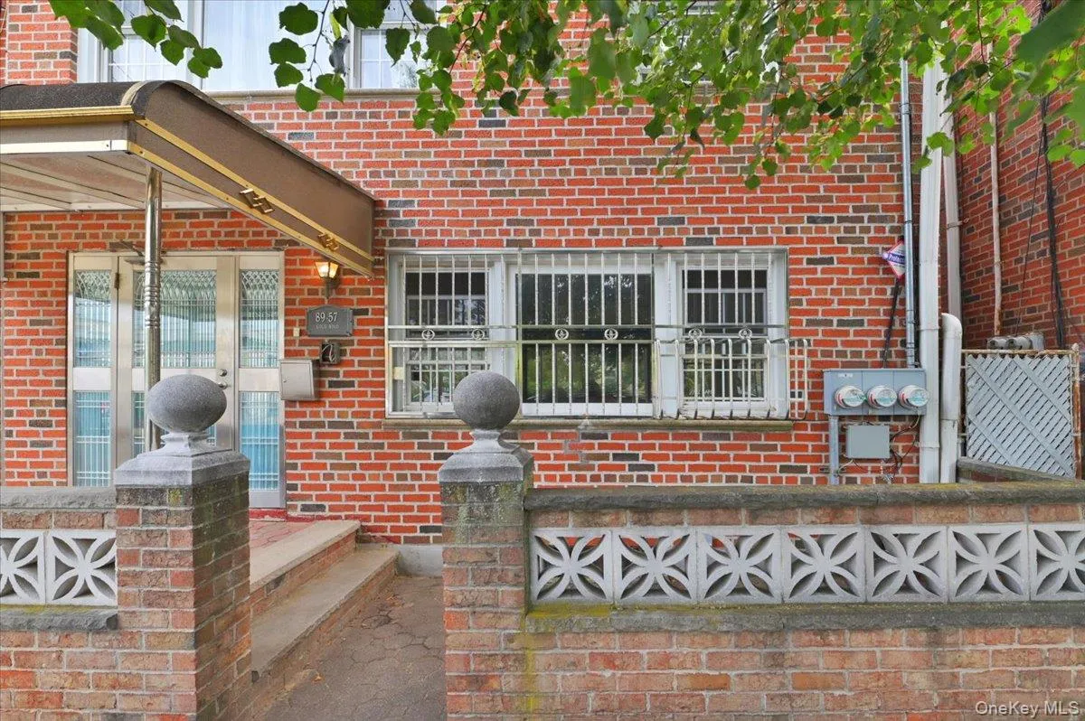 8957 Gold Road, New York, NY, 3 Bedrooms Bedrooms, 5 Rooms Rooms,1 BathroomBathrooms,Residential Lease,For Rent,Gold,0,1029462 8957 Gold Road, New York, NY, 3 Bedrooms Bedrooms, 5 Rooms Rooms,1 BathroomBathrooms,Residential Lease,For Rent,Gold,0,1029462