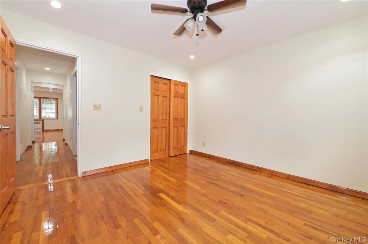8957 Gold Road, New York, NY, 3 Bedrooms Bedrooms, 5 Rooms Rooms,1 BathroomBathrooms,Residential Lease,For Rent,Gold,0,1029462 8957 Gold Road, New York, NY, 3 Bedrooms Bedrooms, 5 Rooms Rooms,1 BathroomBathrooms,Residential Lease,For Rent,Gold,0,1029462
