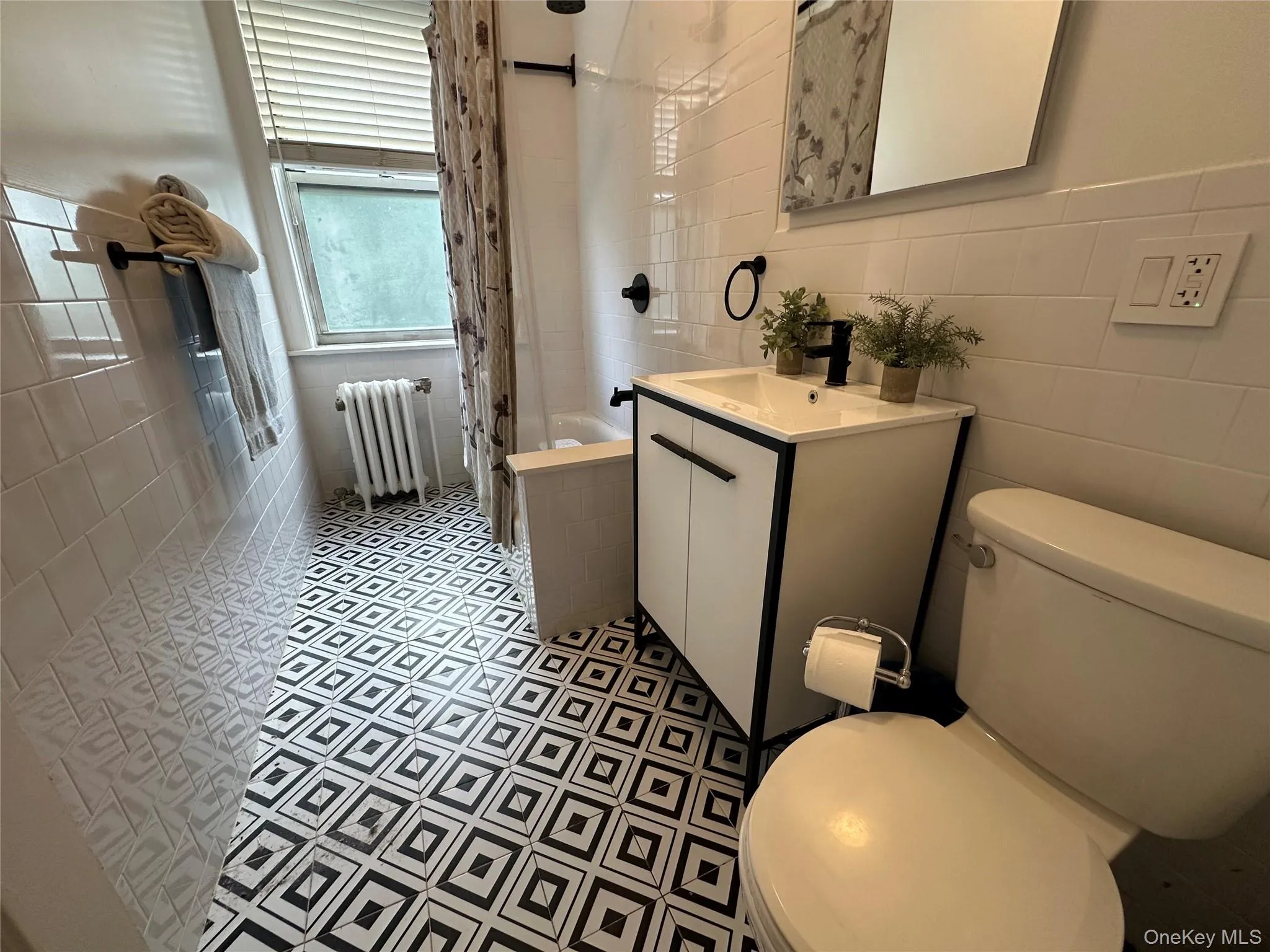 445 Gramatan Avenue, Mount Vernon, NY, 2 Bedrooms Bedrooms, 4 Rooms Rooms,1 BathroomBathrooms,Residential,For Rent,Gramatan,0,1029466 445 Gramatan Avenue, Mount Vernon, NY, 2 Bedrooms Bedrooms, 4 Rooms Rooms,1 BathroomBathrooms,Residential,For Rent,Gramatan,0,1029466