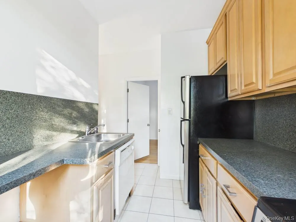 21-37 33rd street, New York, NY, 2 Bedrooms Bedrooms, 4 Rooms Rooms,1 BathroomBathrooms,Residential Lease,For Rent,33rd street,0,1029481 21-37 33rd street, New York, NY, 2 Bedrooms Bedrooms, 4 Rooms Rooms,1 BathroomBathrooms,Residential Lease,For Rent,33rd street,0,1029481