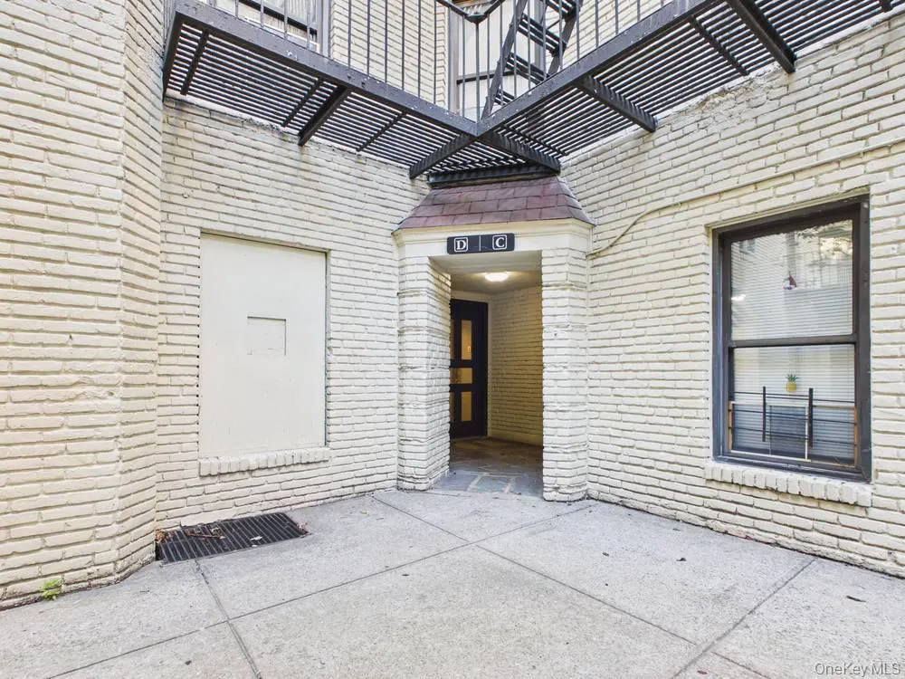 21-37 33rd street, New York, NY, 2 Bedrooms Bedrooms, 4 Rooms Rooms,1 BathroomBathrooms,Residential Lease,For Rent,33rd street,0,1029481 21-37 33rd street, New York, NY, 2 Bedrooms Bedrooms, 4 Rooms Rooms,1 BathroomBathrooms,Residential Lease,For Rent,33rd street,0,1029481
