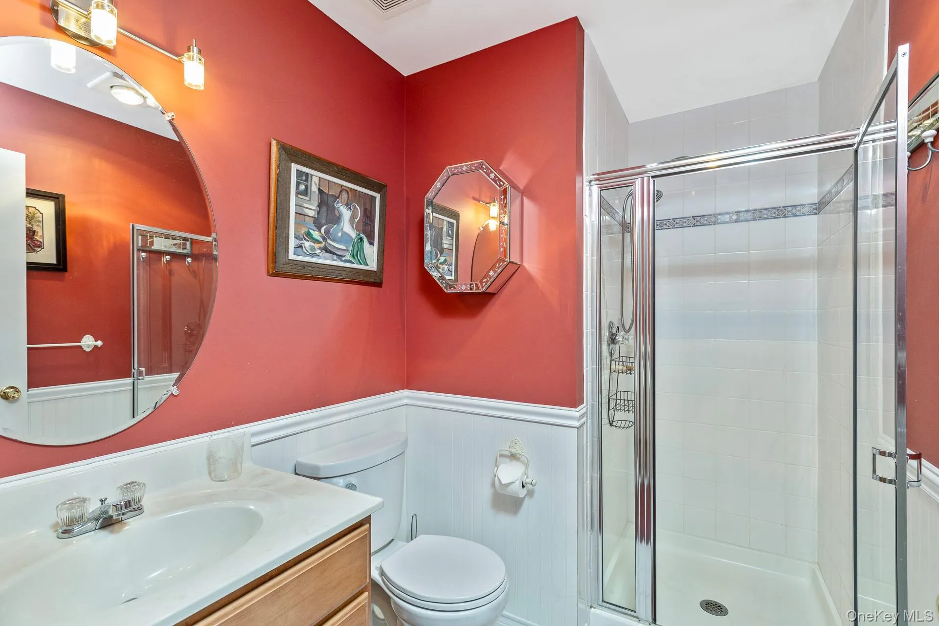 Full Bathroom in Foyer Full Bathroom in Foyer