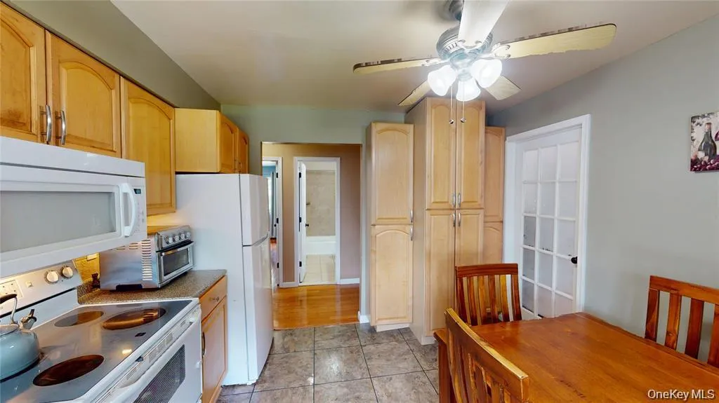 136 Sierra Vista Lane, Clarkstown, NY, 1 Bedroom Bedrooms, 4 Rooms Rooms,1 BathroomBathrooms,Residential,For Rent,Sierra Vista,0,1029487 136 Sierra Vista Lane, Clarkstown, NY, 1 Bedroom Bedrooms, 4 Rooms Rooms,1 BathroomBathrooms,Residential,For Rent,Sierra Vista,0,1029487