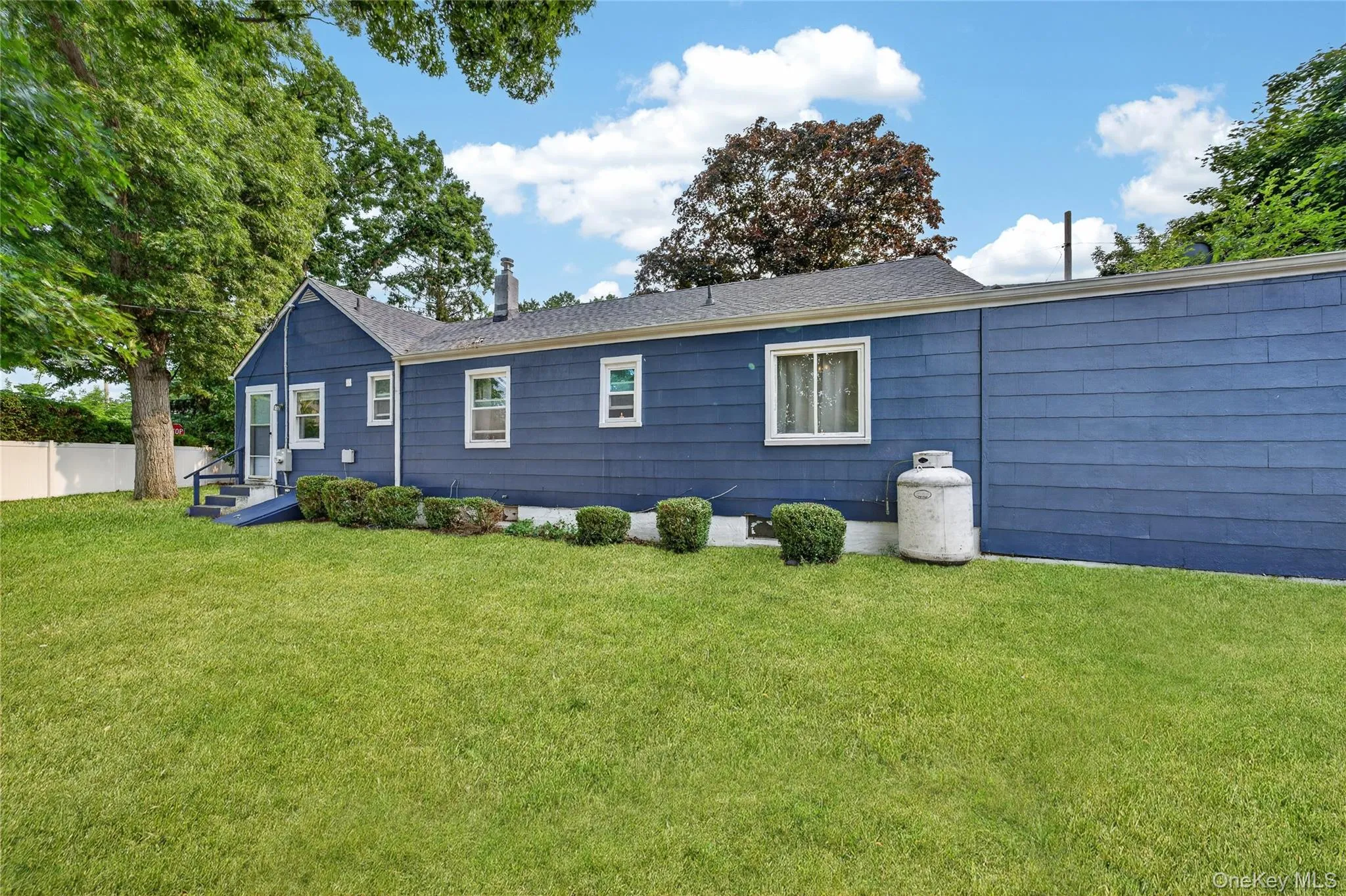 249 Bay Shore Road, Islip, NY, 3 Bedrooms Bedrooms, 7 Rooms Rooms,2 BathroomsBathrooms,Residential,For Rent,Bay Shore,0,1029489 249 Bay Shore Road, Islip, NY, 3 Bedrooms Bedrooms, 7 Rooms Rooms,2 BathroomsBathrooms,Residential,For Rent,Bay Shore,0,1029489