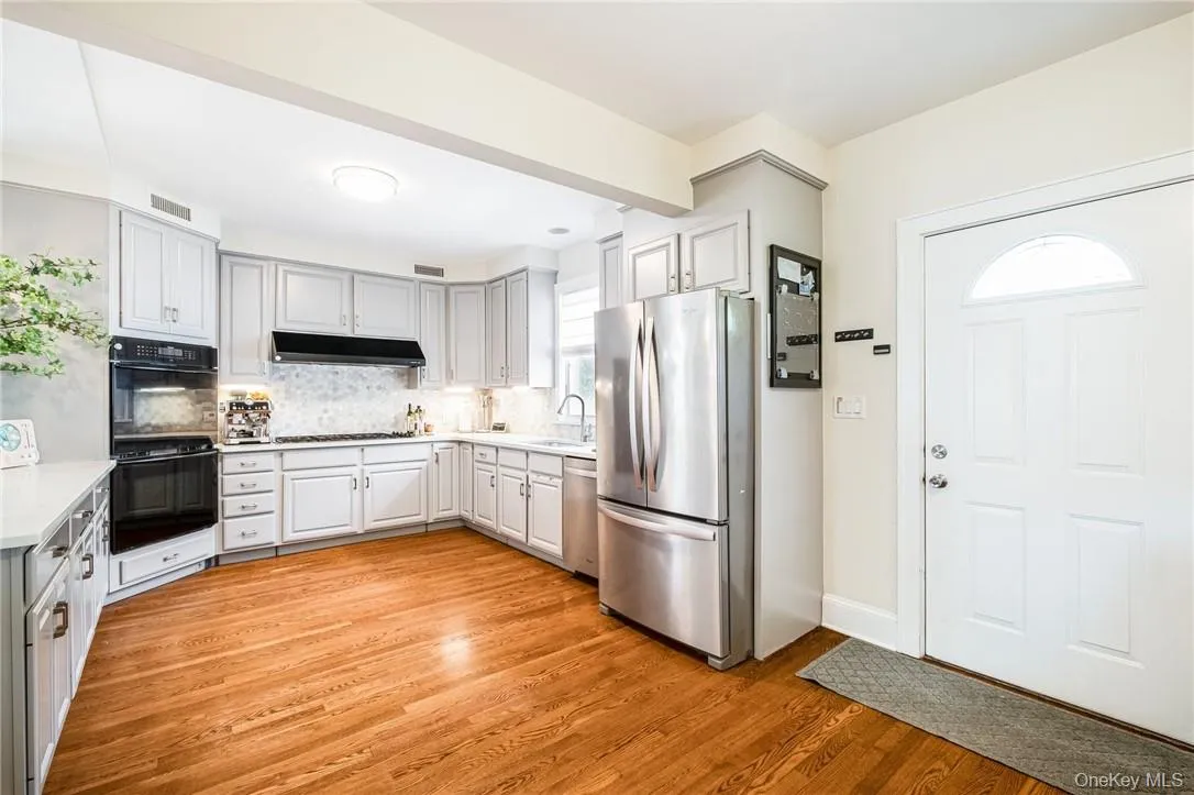 57 Circuit Avenue, Eastchester, NY, 5 Bedrooms Bedrooms, 11 Rooms Rooms,3 BathroomsBathrooms,Residential Lease,For Rent,Circuit,0,1029497 57 Circuit Avenue, Eastchester, NY, 5 Bedrooms Bedrooms, 11 Rooms Rooms,3 BathroomsBathrooms,Residential Lease,For Rent,Circuit,0,1029497