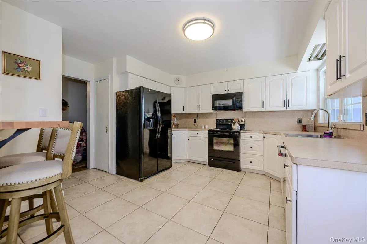 22 Manitton Court, Islip, NY, 5 Bedrooms Bedrooms, 9 Rooms Rooms,2 BathroomsBathrooms,Residential,For Rent,Manitton,0,1029500 22 Manitton Court, Islip, NY, 5 Bedrooms Bedrooms, 9 Rooms Rooms,2 BathroomsBathrooms,Residential,For Rent,Manitton,0,1029500