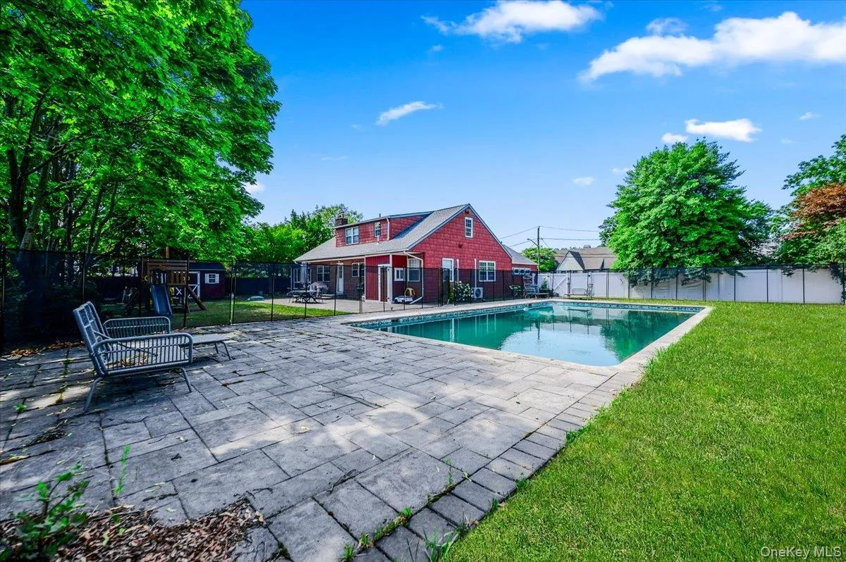 22 Manitton Court, Islip, NY, 5 Bedrooms Bedrooms, 9 Rooms Rooms,2 BathroomsBathrooms,Residential,For Rent,Manitton,0,1029500 22 Manitton Court, Islip, NY, 5 Bedrooms Bedrooms, 9 Rooms Rooms,2 BathroomsBathrooms,Residential,For Rent,Manitton,0,1029500