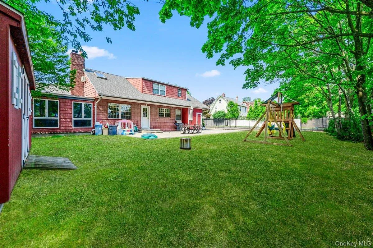 22 Manitton Court, Islip, NY, 5 Bedrooms Bedrooms, 9 Rooms Rooms,2 BathroomsBathrooms,Residential,For Rent,Manitton,0,1029500 22 Manitton Court, Islip, NY, 5 Bedrooms Bedrooms, 9 Rooms Rooms,2 BathroomsBathrooms,Residential,For Rent,Manitton,0,1029500