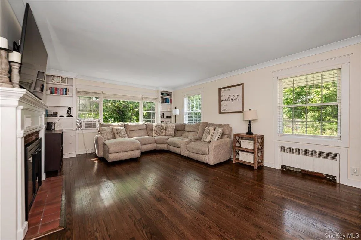 22 Manitton Court, Islip, NY, 5 Bedrooms Bedrooms, 9 Rooms Rooms,2 BathroomsBathrooms,Residential,For Rent,Manitton,0,1029500 22 Manitton Court, Islip, NY, 5 Bedrooms Bedrooms, 9 Rooms Rooms,2 BathroomsBathrooms,Residential,For Rent,Manitton,0,1029500