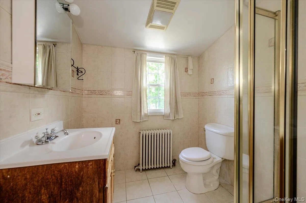 22 Manitton Court, Islip, NY, 5 Bedrooms Bedrooms, 9 Rooms Rooms,2 BathroomsBathrooms,Residential,For Rent,Manitton,0,1029500 22 Manitton Court, Islip, NY, 5 Bedrooms Bedrooms, 9 Rooms Rooms,2 BathroomsBathrooms,Residential,For Rent,Manitton,0,1029500