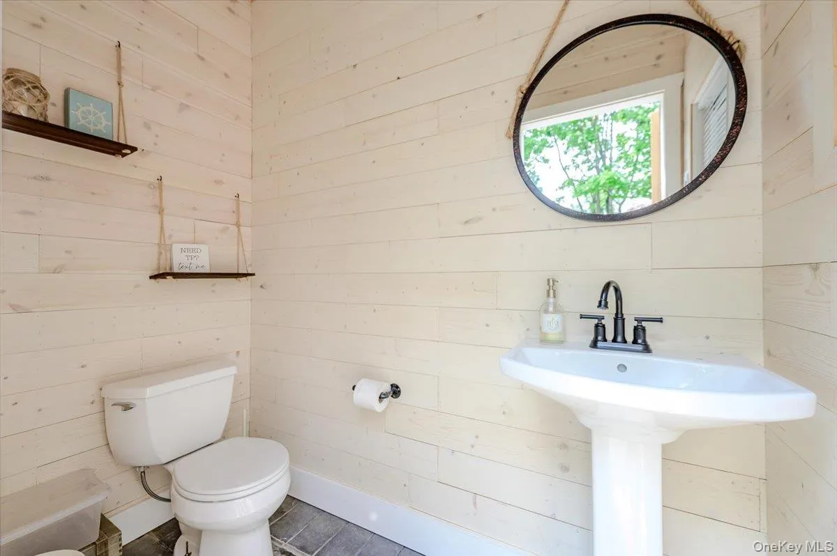 22 Manitton Court, Islip, NY, 5 Bedrooms Bedrooms, 9 Rooms Rooms,2 BathroomsBathrooms,Residential,For Rent,Manitton,0,1029500 22 Manitton Court, Islip, NY, 5 Bedrooms Bedrooms, 9 Rooms Rooms,2 BathroomsBathrooms,Residential,For Rent,Manitton,0,1029500
