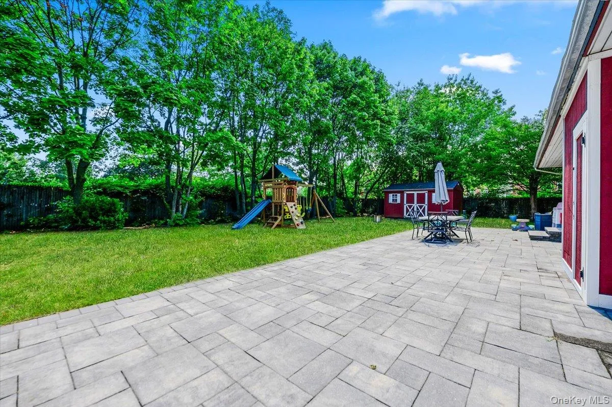 22 Manitton Court, Islip, NY, 5 Bedrooms Bedrooms, 9 Rooms Rooms,2 BathroomsBathrooms,Residential,For Rent,Manitton,0,1029500 22 Manitton Court, Islip, NY, 5 Bedrooms Bedrooms, 9 Rooms Rooms,2 BathroomsBathrooms,Residential,For Rent,Manitton,0,1029500