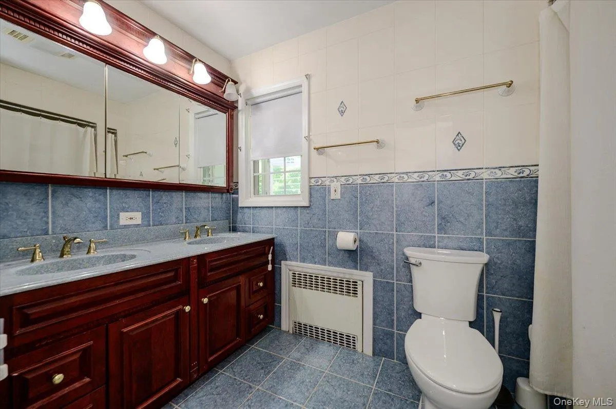 22 Manitton Court, Islip, NY, 5 Bedrooms Bedrooms, 9 Rooms Rooms,2 BathroomsBathrooms,Residential,For Rent,Manitton,0,1029500 22 Manitton Court, Islip, NY, 5 Bedrooms Bedrooms, 9 Rooms Rooms,2 BathroomsBathrooms,Residential,For Rent,Manitton,0,1029500