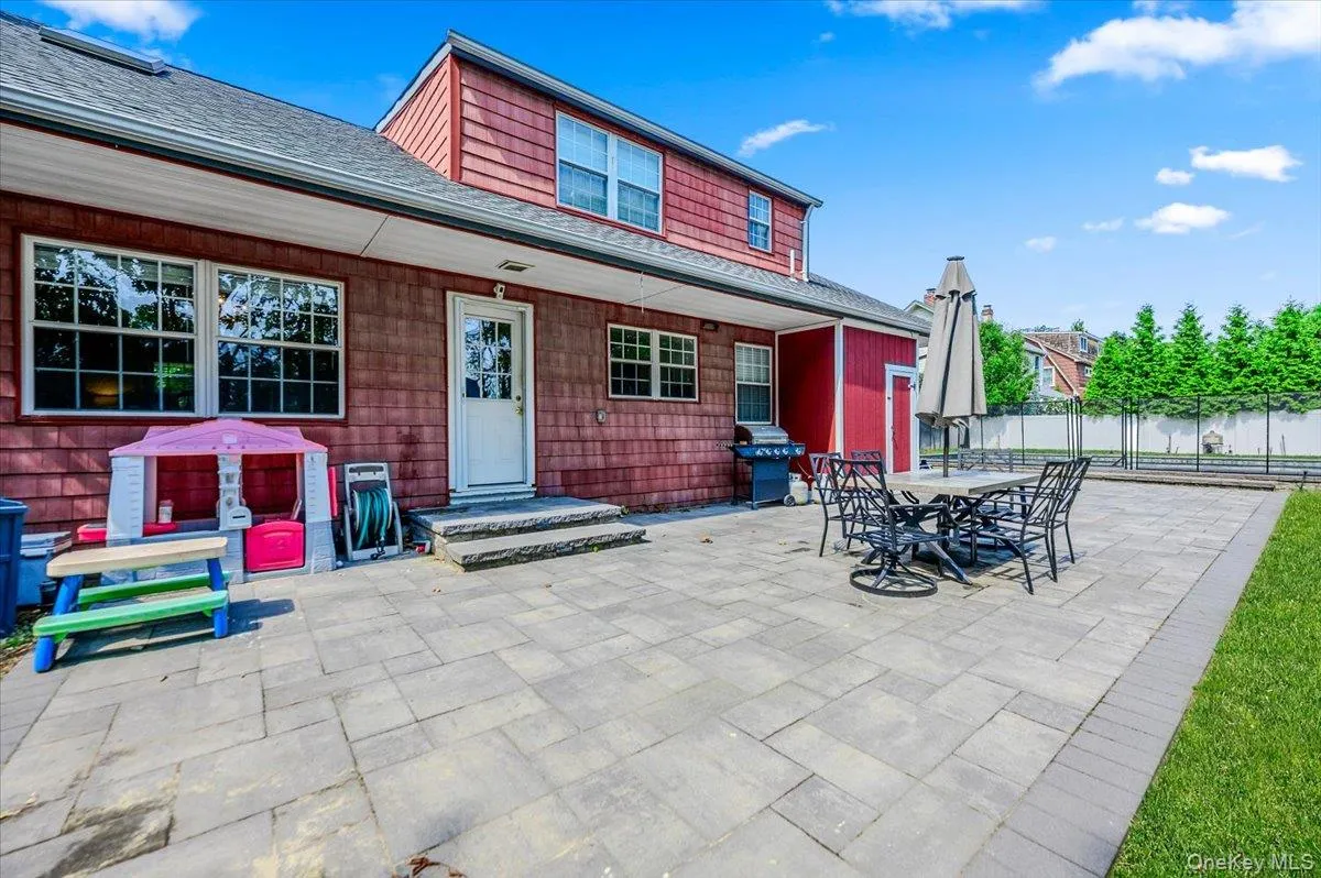 22 Manitton Court, Islip, NY, 5 Bedrooms Bedrooms, 9 Rooms Rooms,2 BathroomsBathrooms,Residential,For Rent,Manitton,0,1029500 22 Manitton Court, Islip, NY, 5 Bedrooms Bedrooms, 9 Rooms Rooms,2 BathroomsBathrooms,Residential,For Rent,Manitton,0,1029500