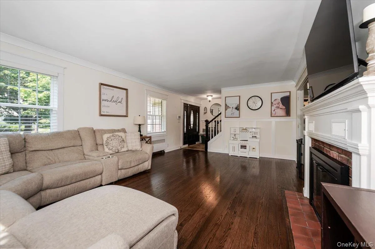 22 Manitton Court, Islip, NY, 5 Bedrooms Bedrooms, 9 Rooms Rooms,2 BathroomsBathrooms,Residential,For Rent,Manitton,0,1029500 22 Manitton Court, Islip, NY, 5 Bedrooms Bedrooms, 9 Rooms Rooms,2 BathroomsBathrooms,Residential,For Rent,Manitton,0,1029500