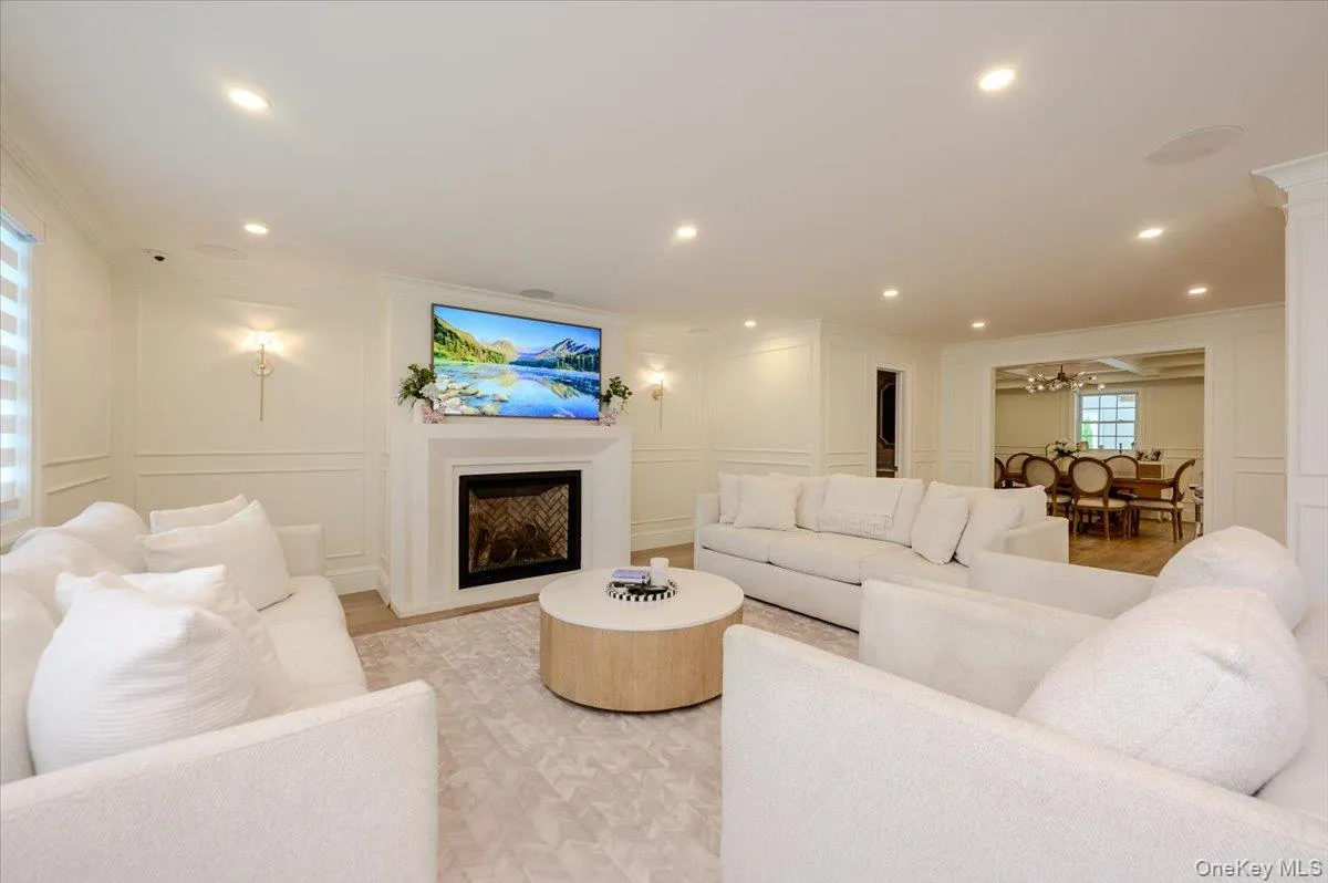 Great Entertainment Room with Gas Fireplace Great Entertainment Room with Gas Fireplace