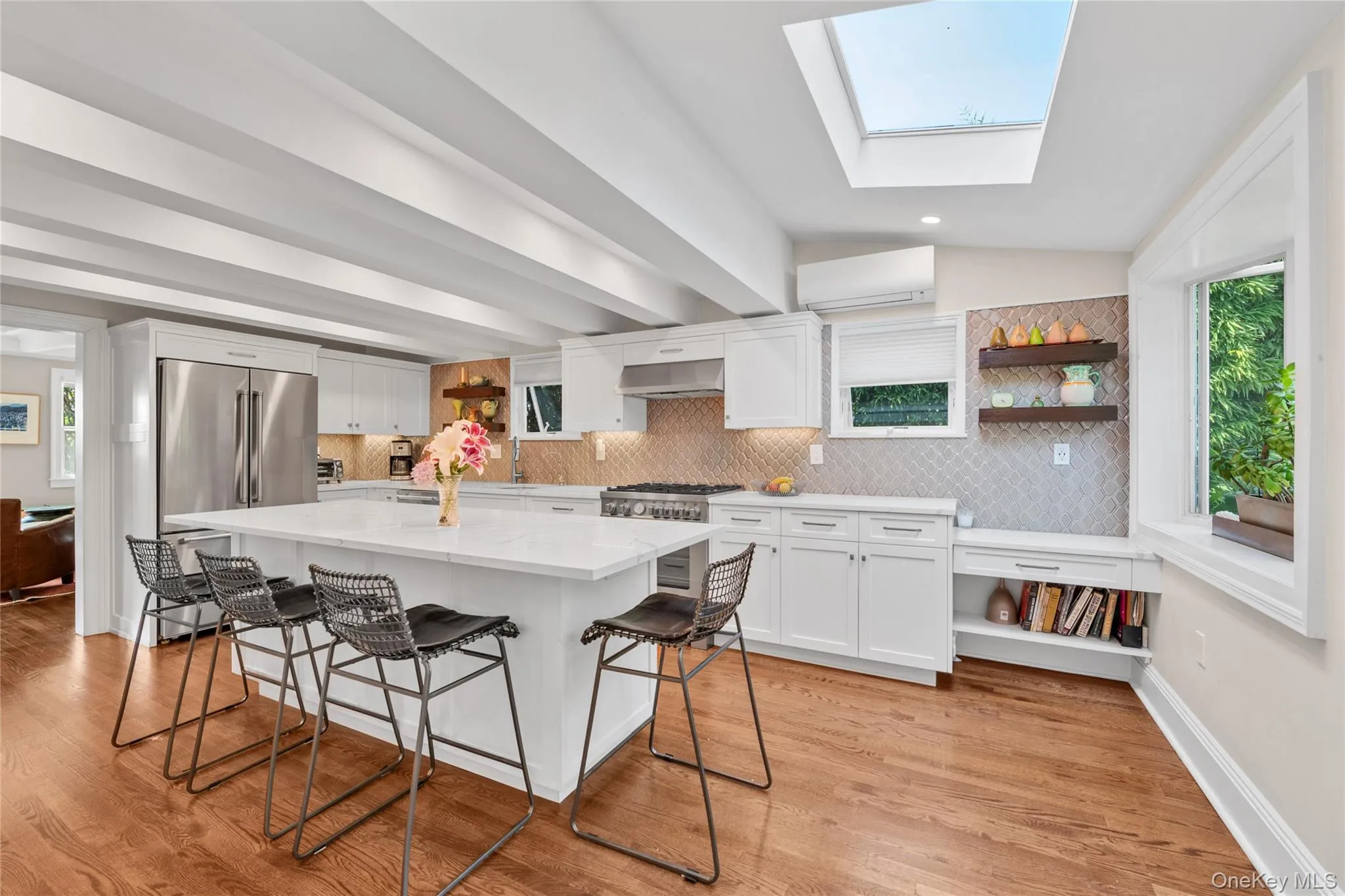 Eat-in Kitchen Eat-in Kitchen