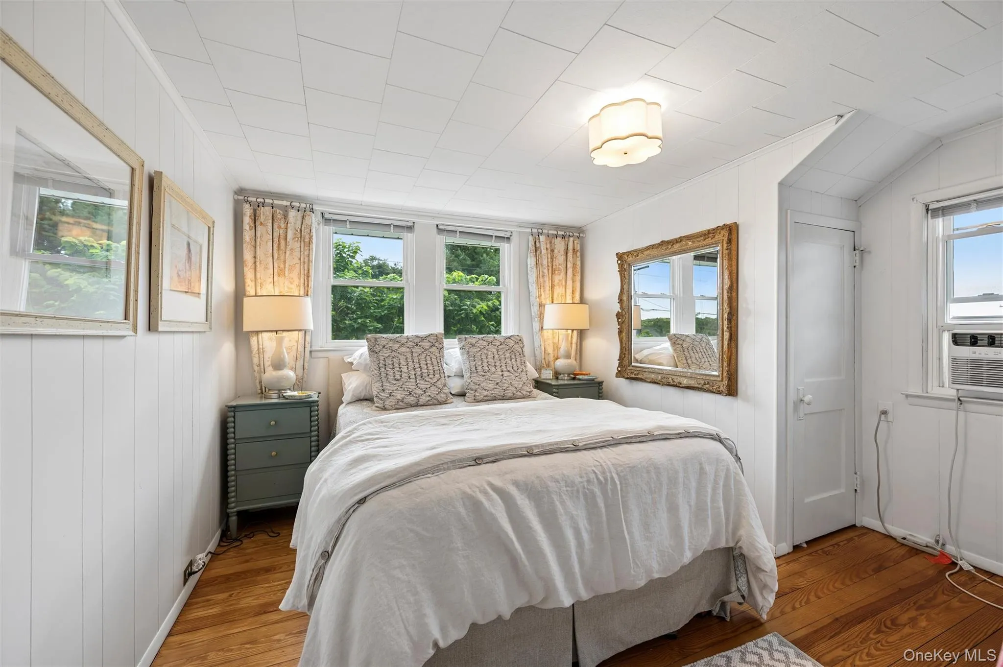 15 Bay Avenue, Southampton, NY, 3 Bedrooms Bedrooms, 7 Rooms Rooms,2 BathroomsBathrooms,Residential,For Rent,Bay,0,1029520 15 Bay Avenue, Southampton, NY, 3 Bedrooms Bedrooms, 7 Rooms Rooms,2 BathroomsBathrooms,Residential,For Rent,Bay,0,1029520