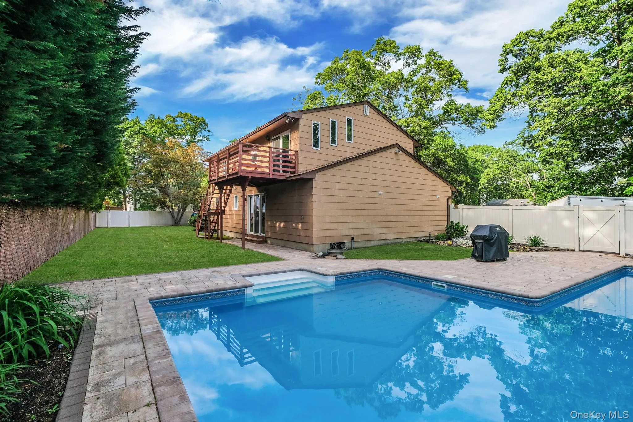 26 Heritage Place, Smithtown, NY, 4 Bedrooms Bedrooms, 10 Rooms Rooms,2 BathroomsBathrooms,Residential,For Rent,Heritage,0,1029526 26 Heritage Place, Smithtown, NY, 4 Bedrooms Bedrooms, 10 Rooms Rooms,2 BathroomsBathrooms,Residential,For Rent,Heritage,0,1029526