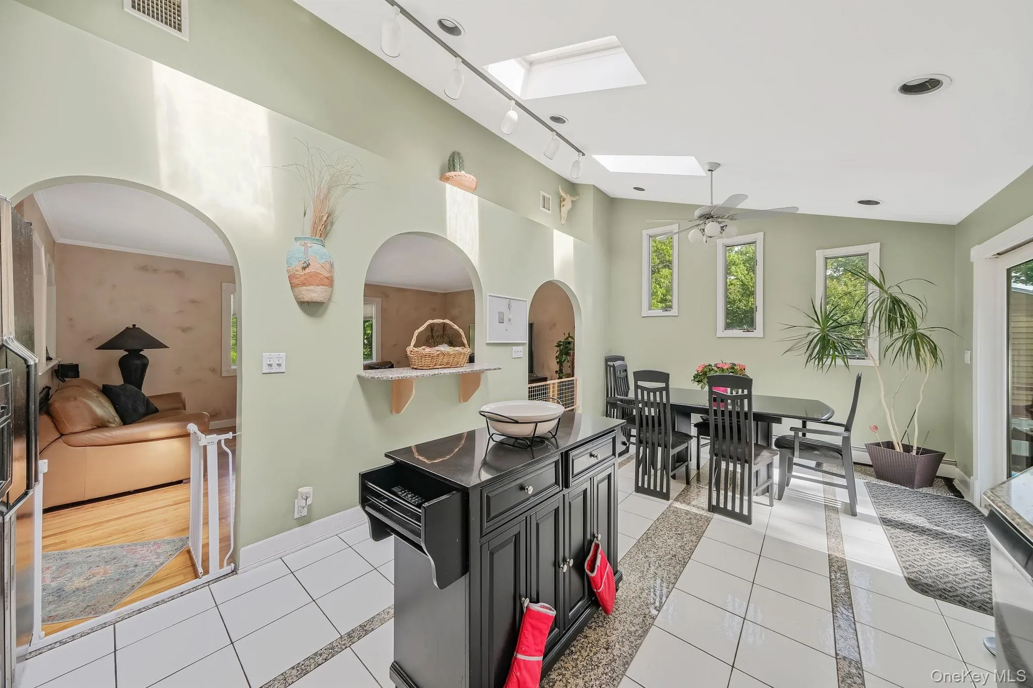 26 Heritage Place, Smithtown, NY, 4 Bedrooms Bedrooms, 10 Rooms Rooms,2 BathroomsBathrooms,Residential,For Rent,Heritage,0,1029526 26 Heritage Place, Smithtown, NY, 4 Bedrooms Bedrooms, 10 Rooms Rooms,2 BathroomsBathrooms,Residential,For Rent,Heritage,0,1029526
