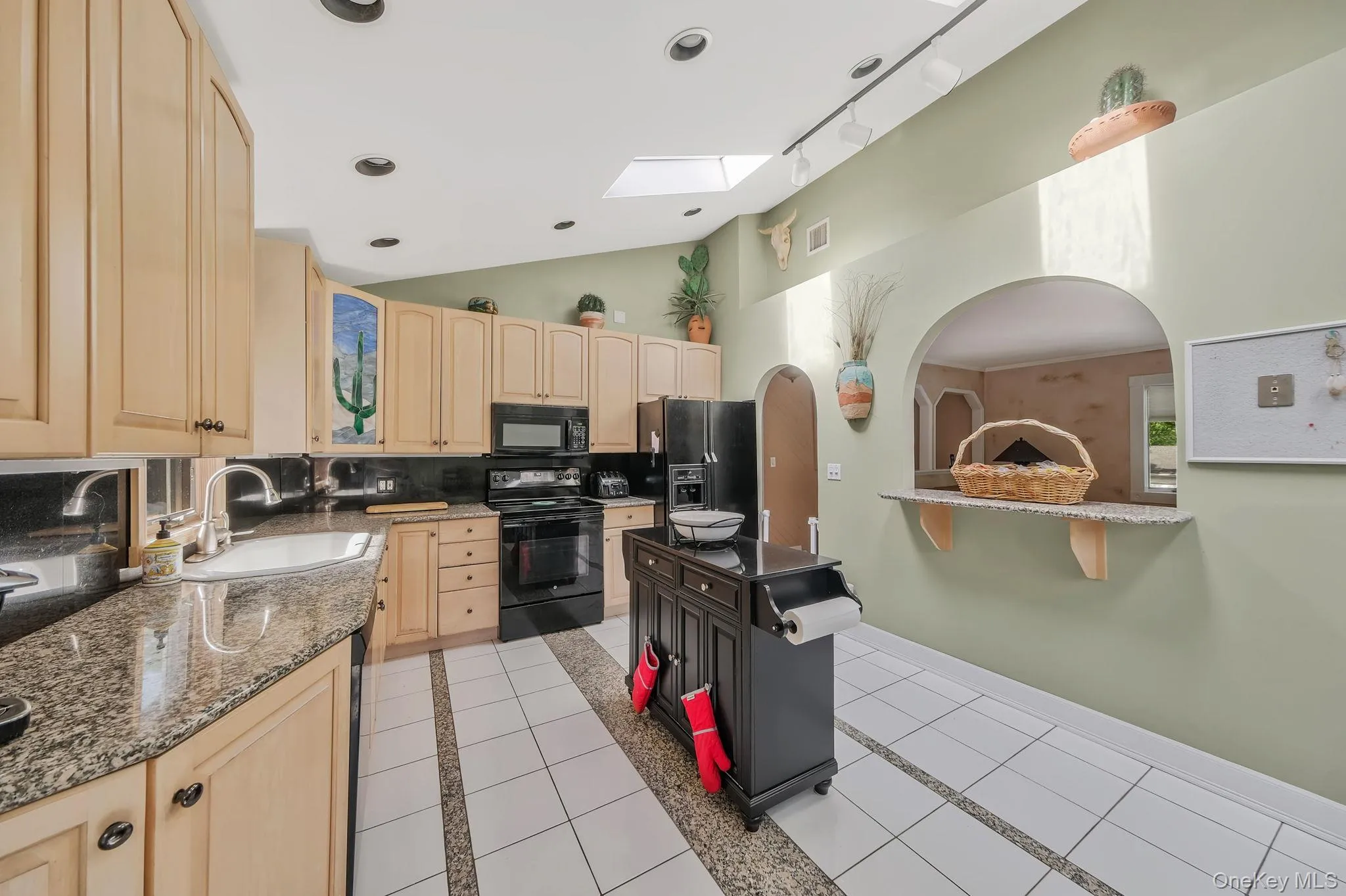 26 Heritage Place, Smithtown, NY, 4 Bedrooms Bedrooms, 10 Rooms Rooms,2 BathroomsBathrooms,Residential,For Rent,Heritage,0,1029526 26 Heritage Place, Smithtown, NY, 4 Bedrooms Bedrooms, 10 Rooms Rooms,2 BathroomsBathrooms,Residential,For Rent,Heritage,0,1029526