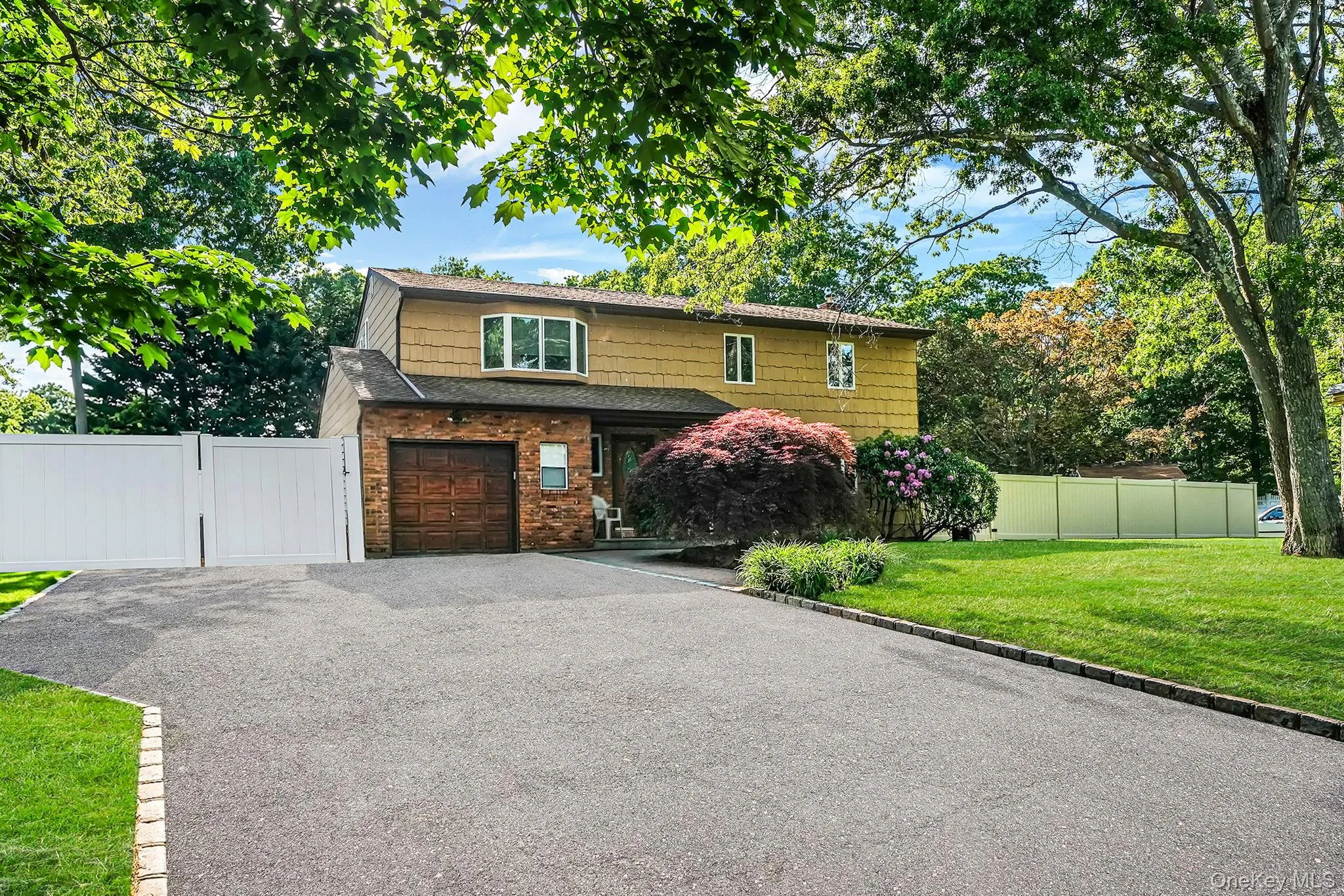 26 Heritage Place, Smithtown, NY, 4 Bedrooms Bedrooms, 10 Rooms Rooms,2 BathroomsBathrooms,Residential,For Rent,Heritage,0,1029526 26 Heritage Place, Smithtown, NY, 4 Bedrooms Bedrooms, 10 Rooms Rooms,2 BathroomsBathrooms,Residential,For Rent,Heritage,0,1029526