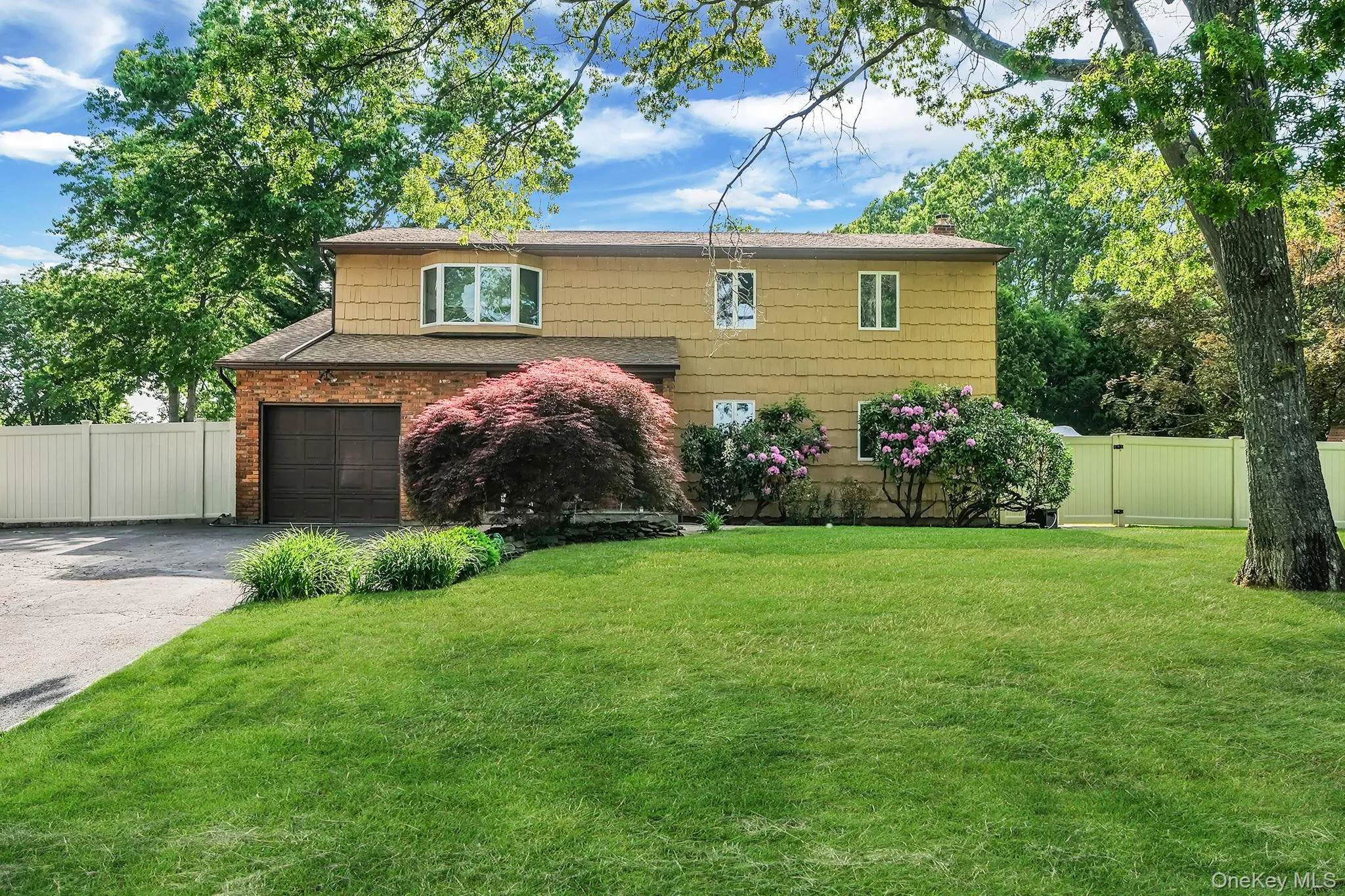 26 Heritage Place, Smithtown, NY, 4 Bedrooms Bedrooms, 10 Rooms Rooms,2 BathroomsBathrooms,Residential,For Rent,Heritage,0,1029526 26 Heritage Place, Smithtown, NY, 4 Bedrooms Bedrooms, 10 Rooms Rooms,2 BathroomsBathrooms,Residential,For Rent,Heritage,0,1029526