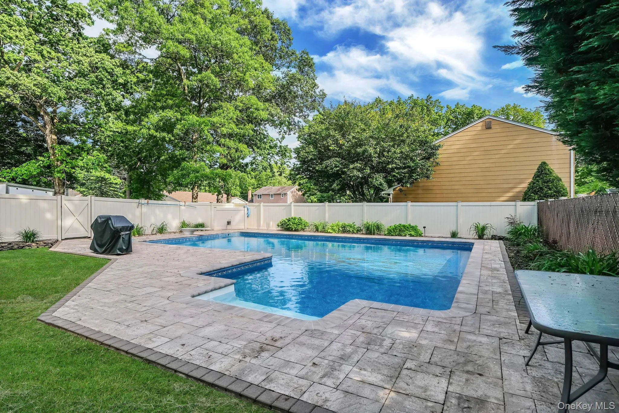 26 Heritage Place, Smithtown, NY, 4 Bedrooms Bedrooms, 10 Rooms Rooms,2 BathroomsBathrooms,Residential,For Rent,Heritage,0,1029526 26 Heritage Place, Smithtown, NY, 4 Bedrooms Bedrooms, 10 Rooms Rooms,2 BathroomsBathrooms,Residential,For Rent,Heritage,0,1029526