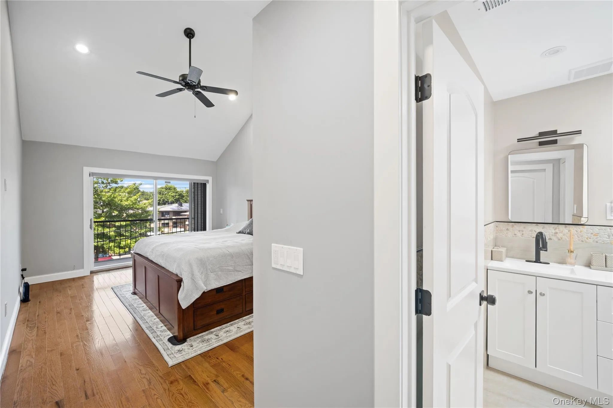 Master Bedroom With Bathroom Master Bedroom With Bathroom