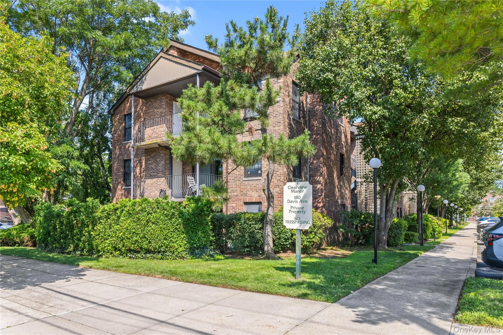 180 Davis 180 Davis