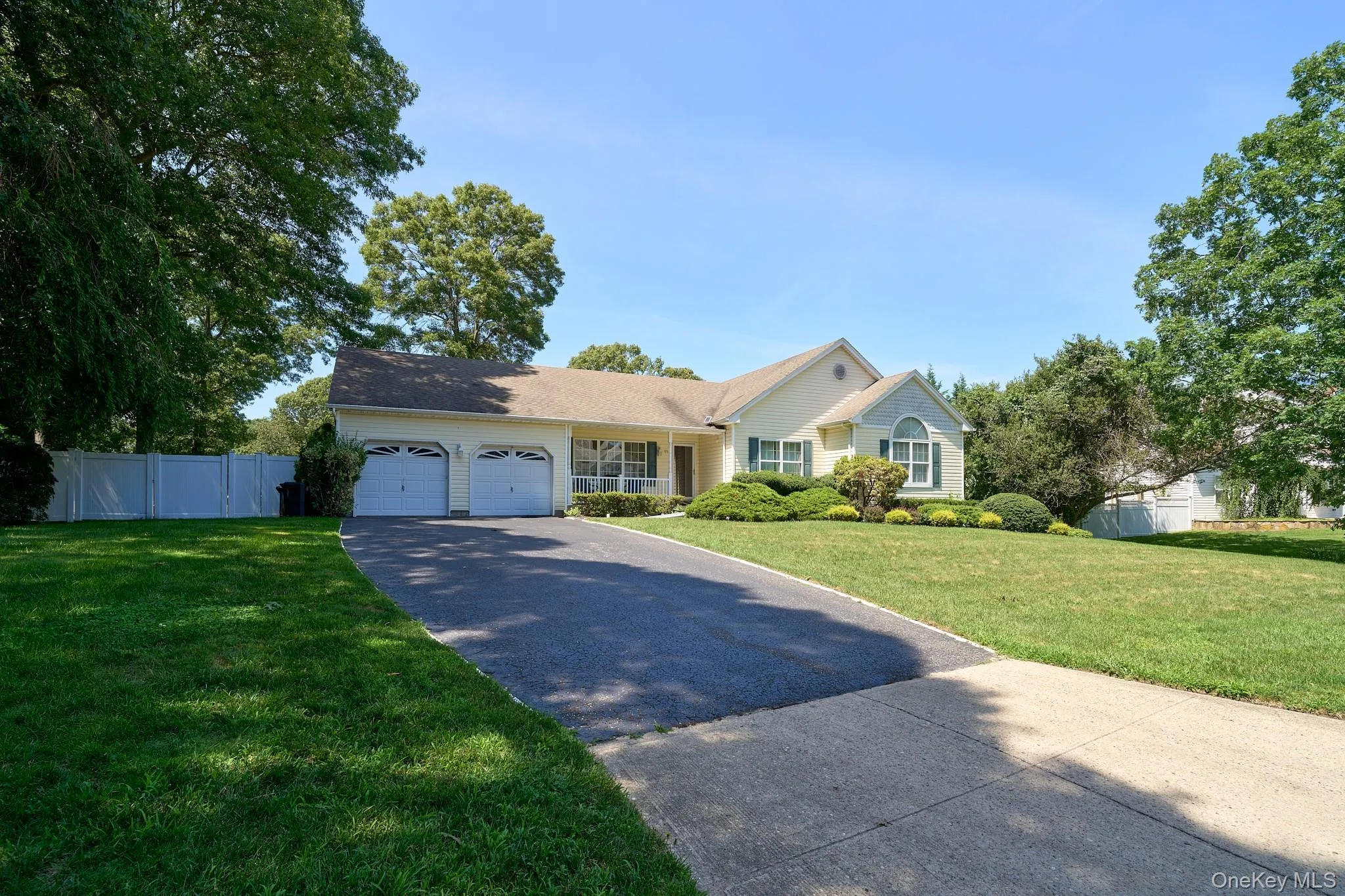 11 Embassy Road, Brookhaven, NY, 3 Bedrooms Bedrooms, 8 Rooms Rooms,2 BathroomsBathrooms,Residential,For Rent,Embassy,0,1029531 11 Embassy Road, Brookhaven, NY, 3 Bedrooms Bedrooms, 8 Rooms Rooms,2 BathroomsBathrooms,Residential,For Rent,Embassy,0,1029531