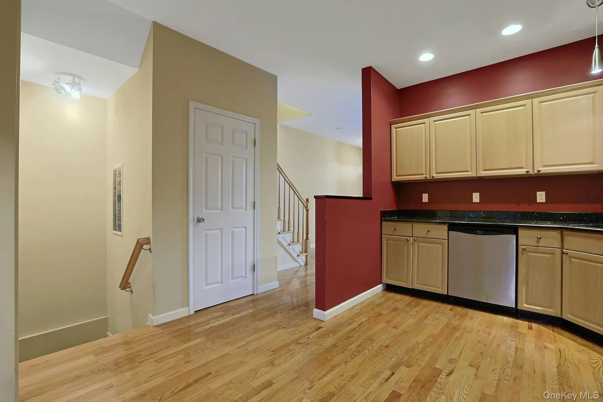 60 Alexander Court, Clarkstown, NY, 2 Bedrooms Bedrooms, 6 Rooms Rooms,3 BathroomsBathrooms,Residential,For Rent,Alexander,0,1029545 60 Alexander Court, Clarkstown, NY, 2 Bedrooms Bedrooms, 6 Rooms Rooms,3 BathroomsBathrooms,Residential,For Rent,Alexander,0,1029545
