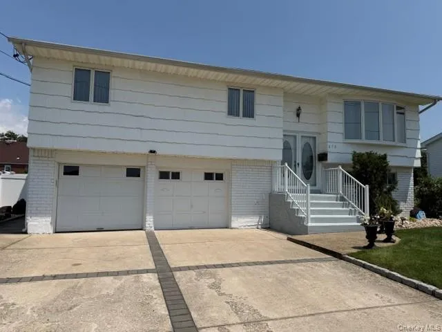 276 Lewis Avenue, Babylon, NY, 5 Bedrooms Bedrooms, 10 Rooms Rooms,2 BathroomsBathrooms,Residential,For Rent,Lewis,0,1029546 276 Lewis Avenue, Babylon, NY, 5 Bedrooms Bedrooms, 10 Rooms Rooms,2 BathroomsBathrooms,Residential,For Rent,Lewis,0,1029546
