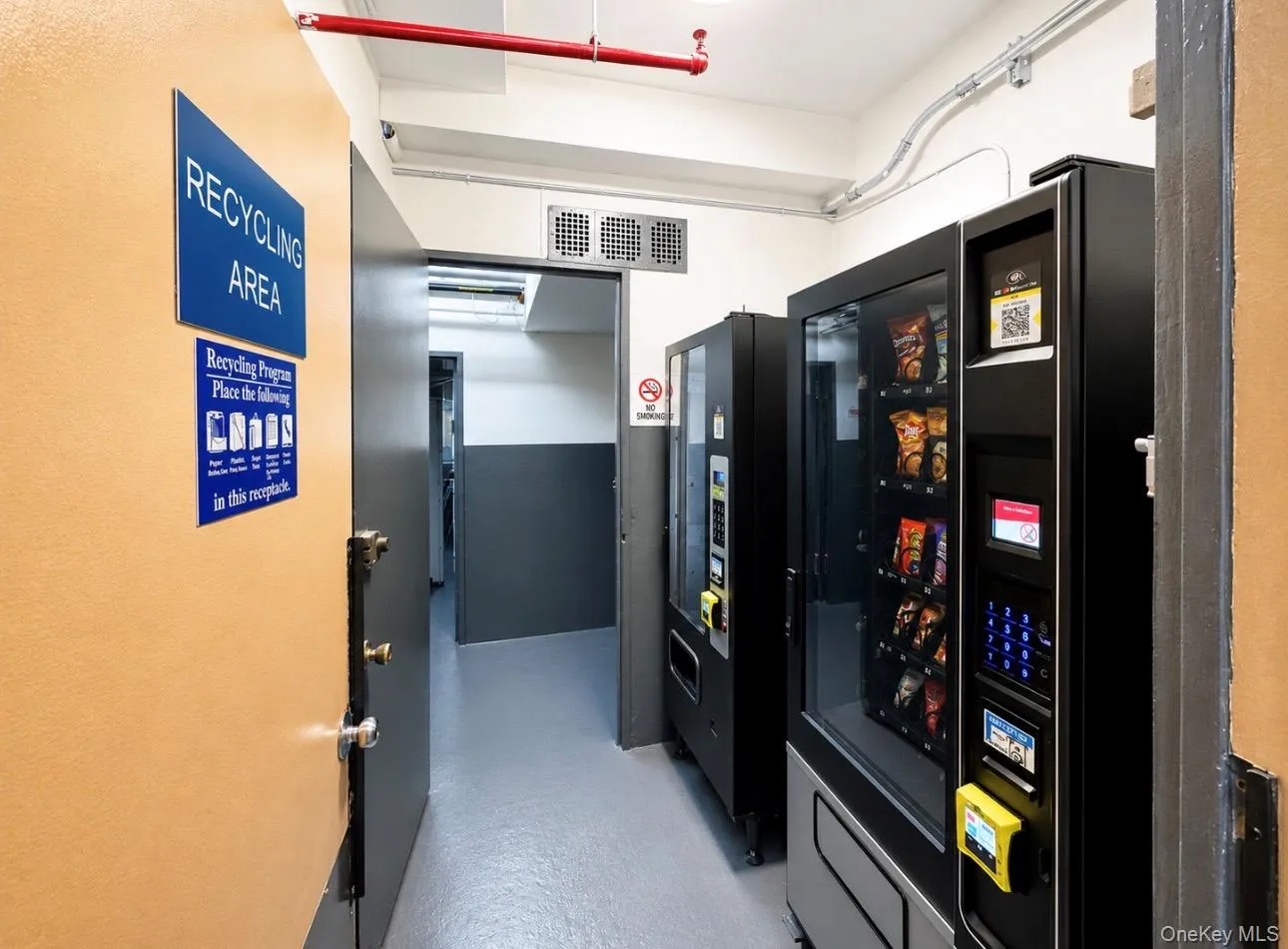 3520 Tryon Avenue, New York, NY, 1 Bedroom Bedrooms, 4 Rooms Rooms,1 BathroomBathrooms,Residential,For Rent,Tryon,0,1029560 3520 Tryon Avenue, New York, NY, 1 Bedroom Bedrooms, 4 Rooms Rooms,1 BathroomBathrooms,Residential,For Rent,Tryon,0,1029560