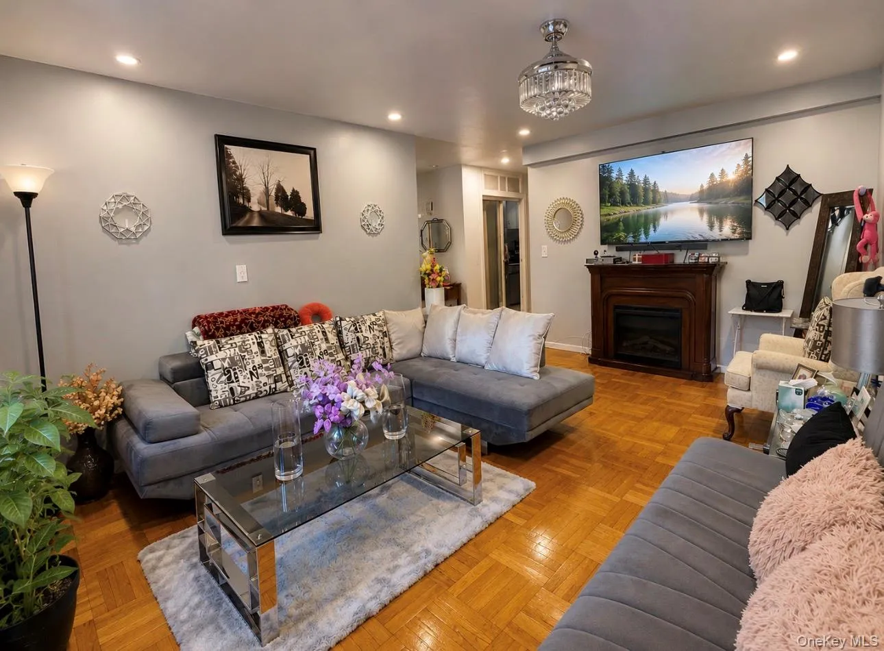 3520 Tryon Avenue, New York, NY, 1 Bedroom Bedrooms, 4 Rooms Rooms,1 BathroomBathrooms,Residential,For Rent,Tryon,0,1029560 3520 Tryon Avenue, New York, NY, 1 Bedroom Bedrooms, 4 Rooms Rooms,1 BathroomBathrooms,Residential,For Rent,Tryon,0,1029560