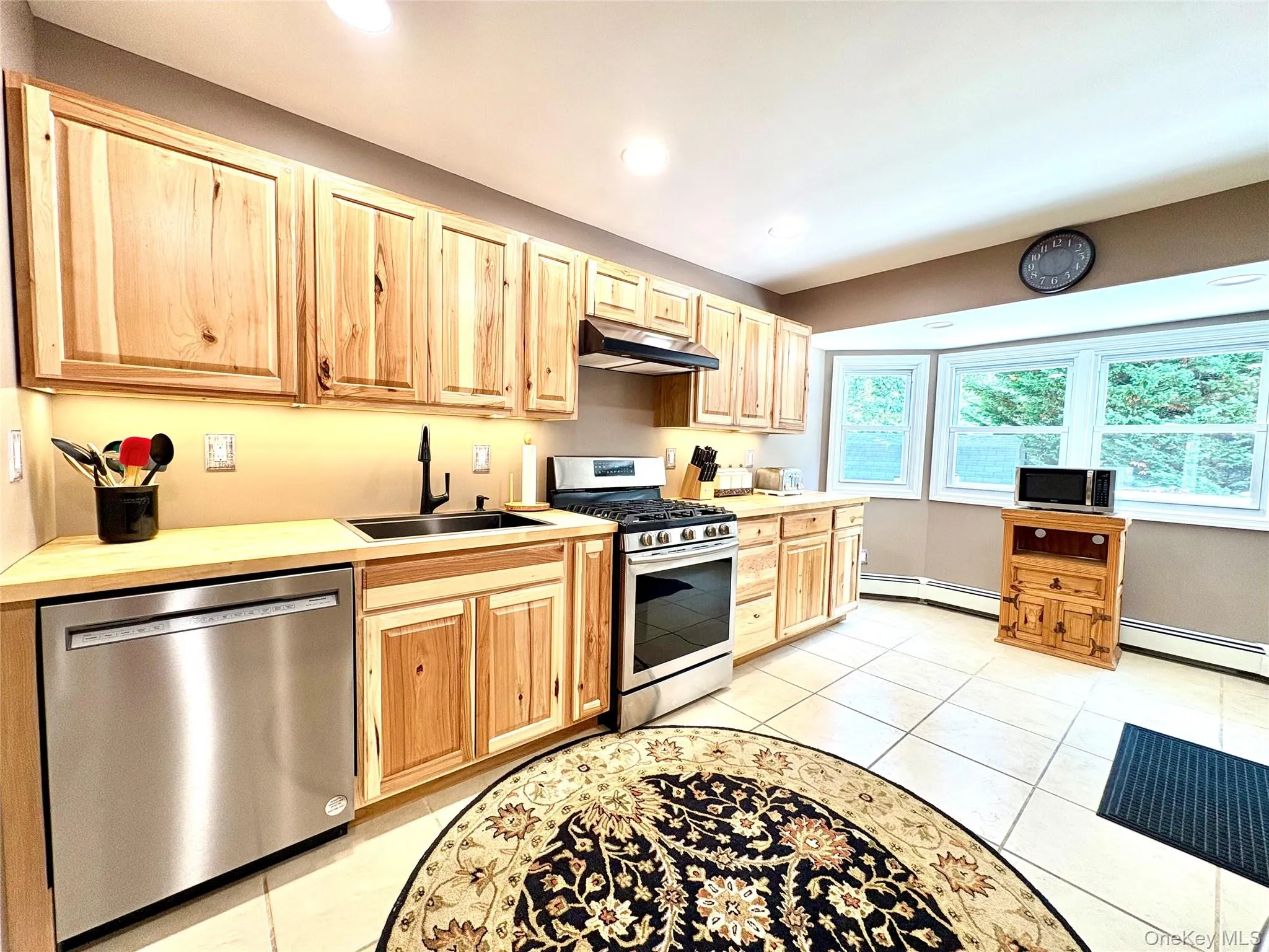New large eat in kitchen. New large eat in kitchen.
