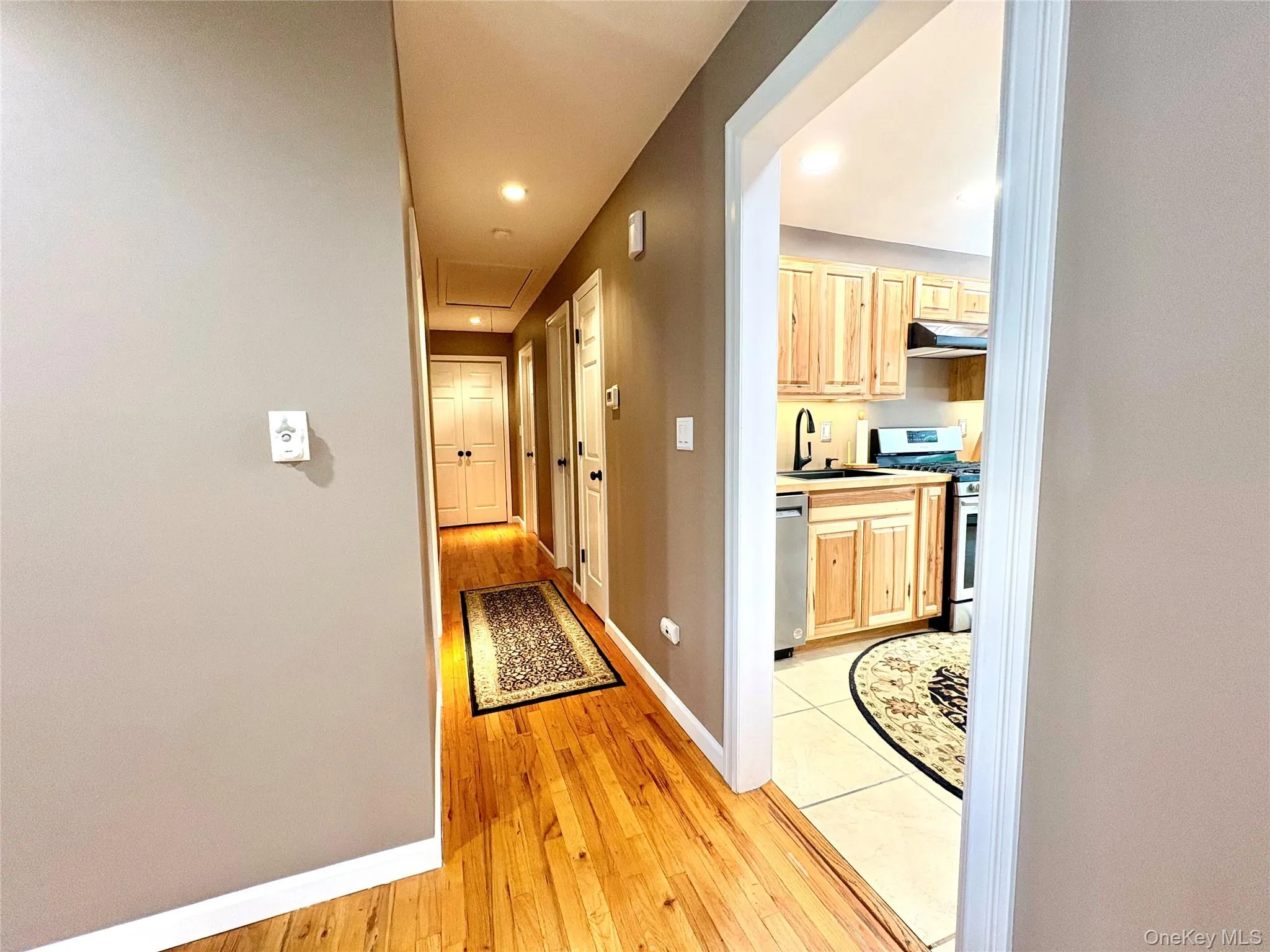 Hallway to bedrooms. Hallway to bedrooms.